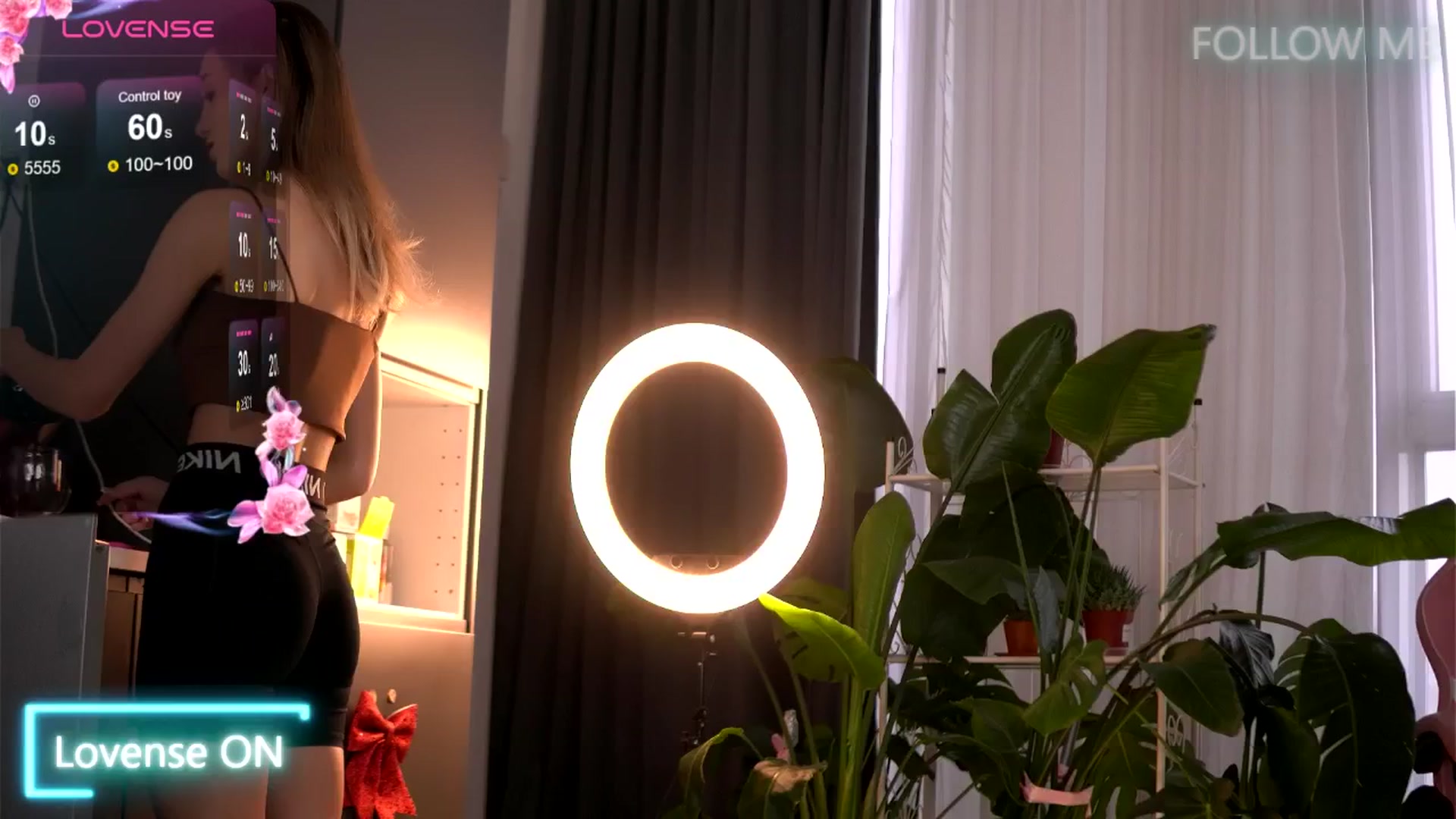 Gallery image thumbnail from EmilyRaymont's myfreecams stream on, 12/15/2025, 08:31 image 1 of 20