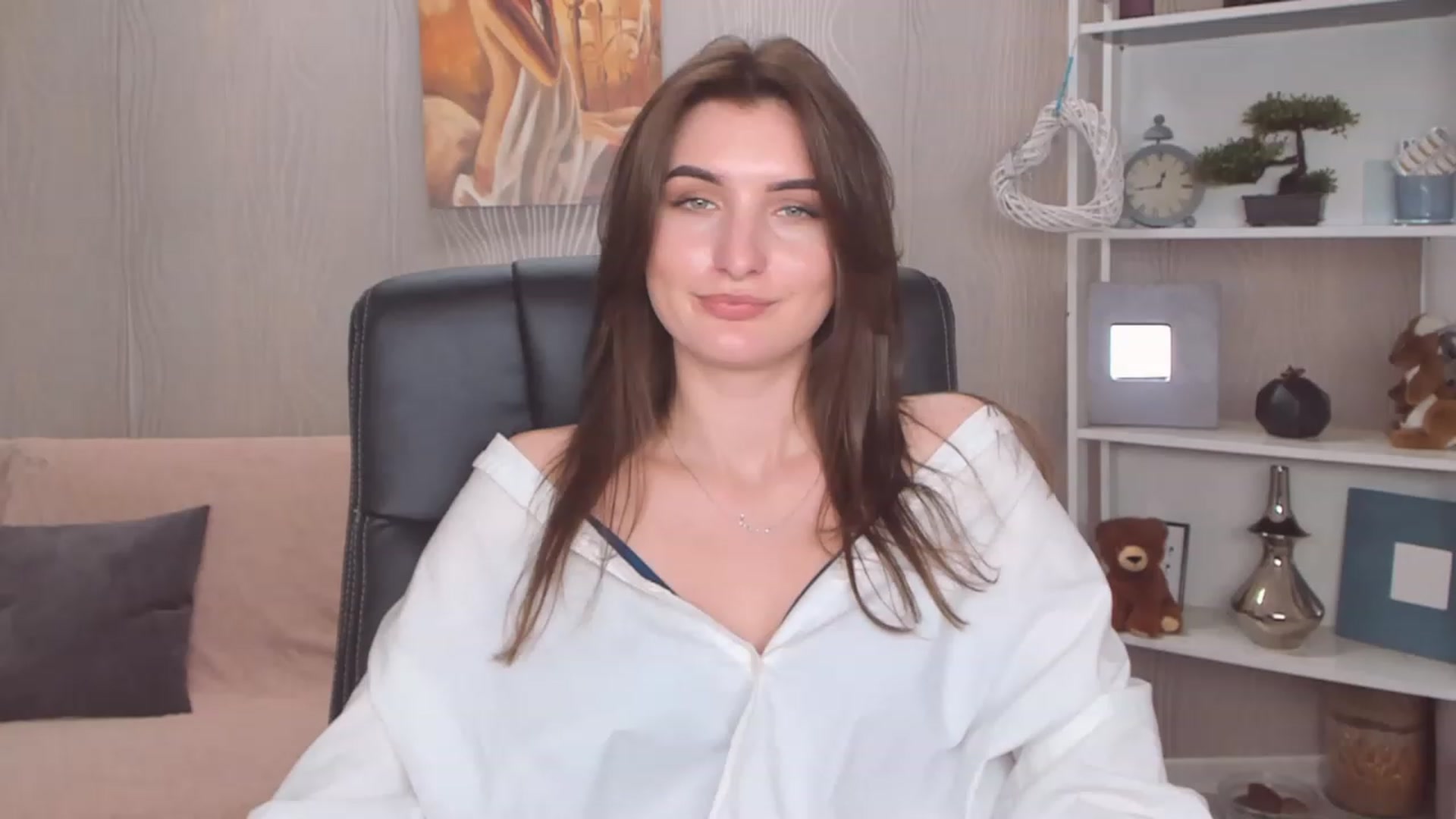 Gallery image thumbnail from EmilyRosier's myfreecams stream on, 12/05/2022, 14:28 image 1 of 20