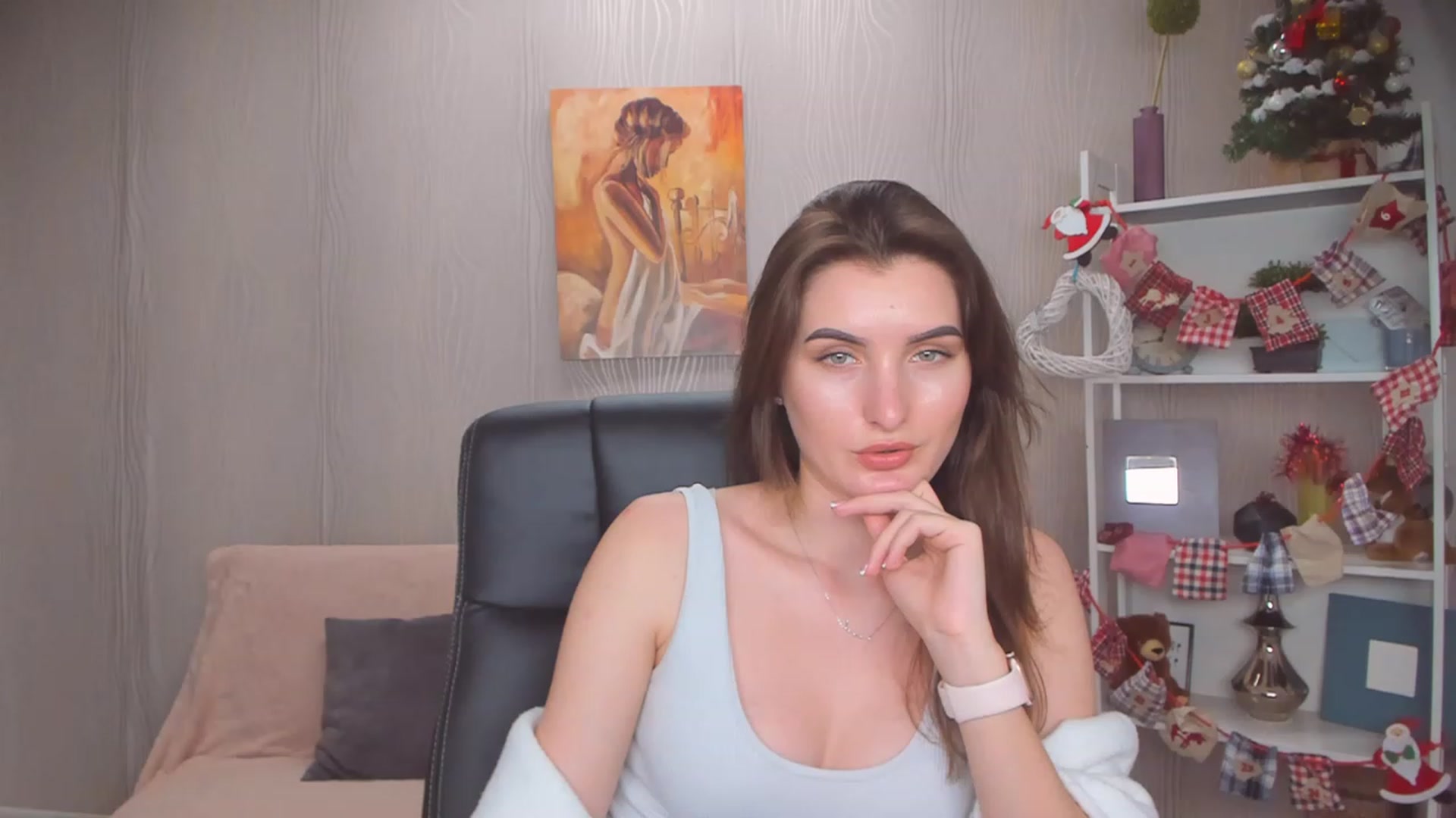 Gallery image thumbnail from EmilyRosier's myfreecams stream on, 12/12/2022, 13:40 image 17 of 20