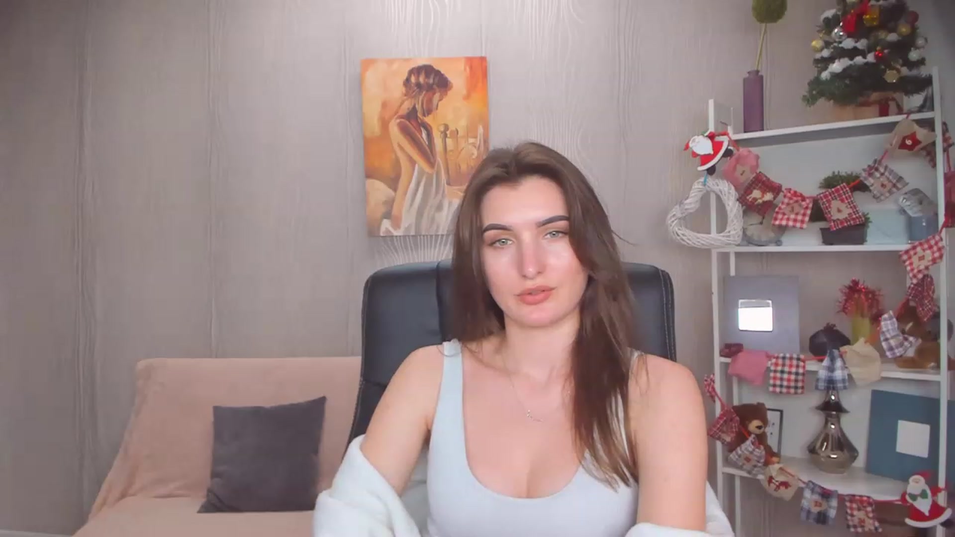 Gallery image thumbnail from EmilyRosier's myfreecams stream on, 12/12/2022, 13:40 image 11 of 20
