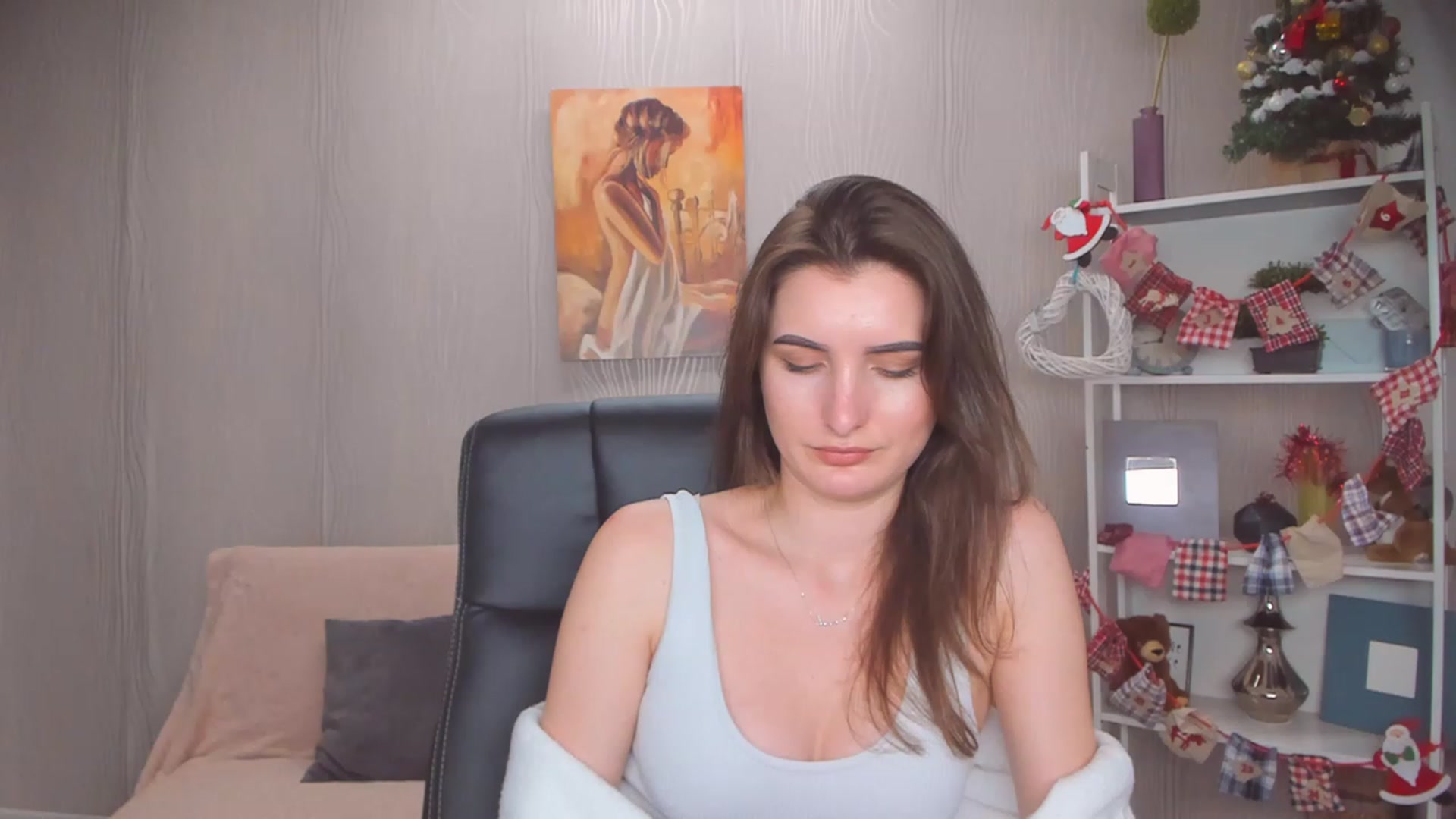 Gallery image thumbnail from EmilyRosier's myfreecams stream on, 12/12/2022, 13:40 image 15 of 20