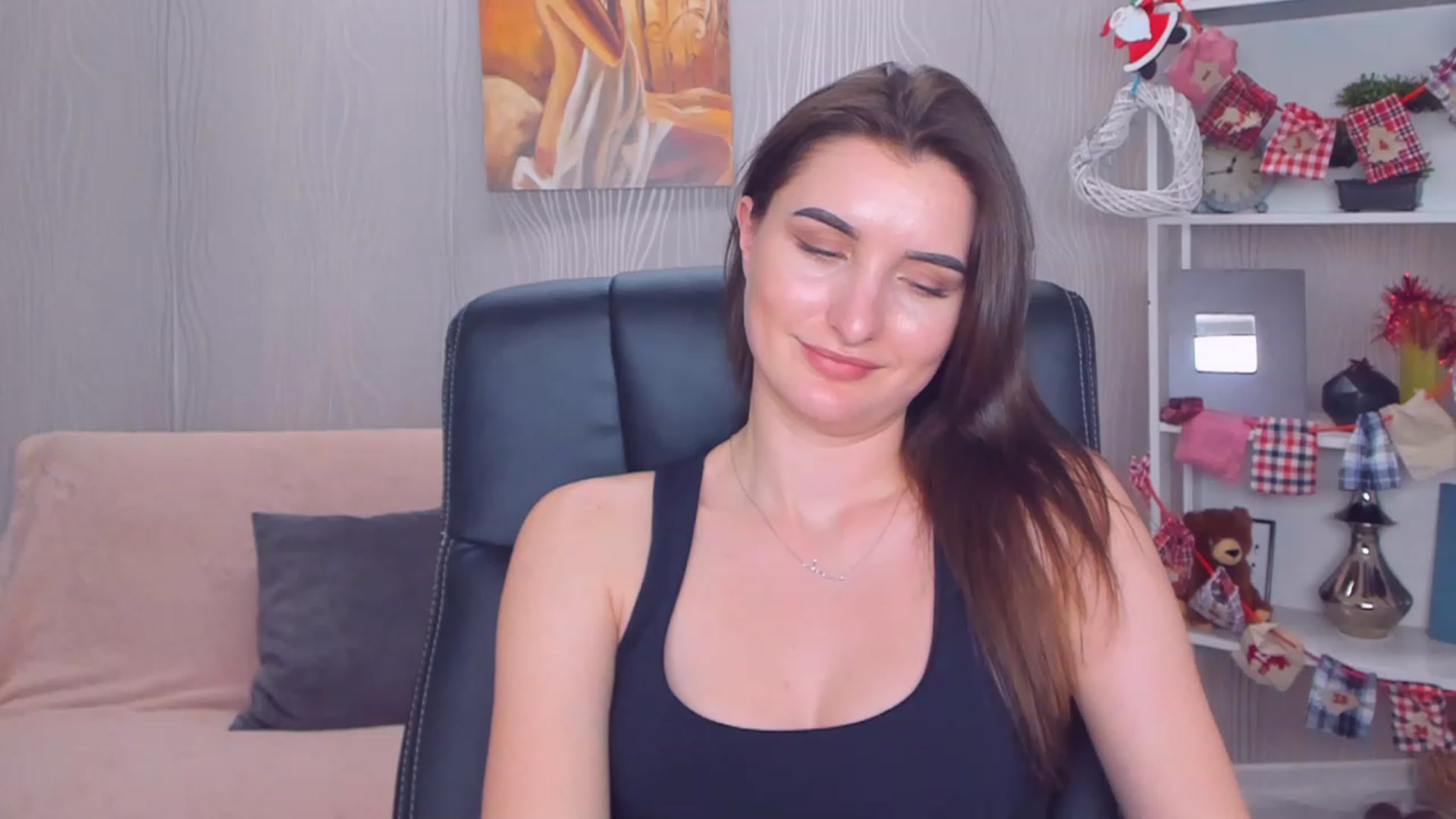 Gallery image thumbnail from EmilyRosier's myfreecams stream on, 12/18/2022, 18:35 image 19 of 20