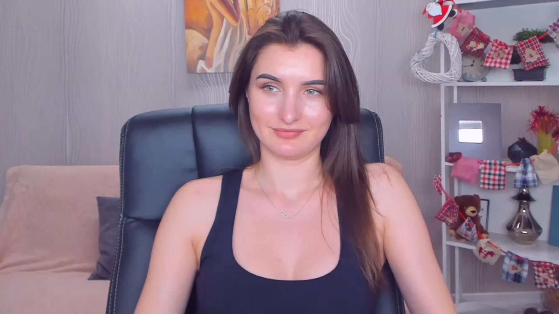 Gallery image thumbnail from EmilyRosier's myfreecams stream on, 12/18/2022, 18:35 image 8 of 20