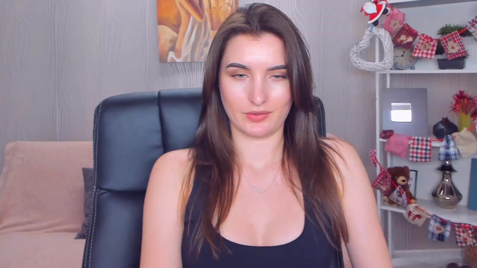 Gallery image thumbnail from EmilyRosier's myfreecams stream on, 12/18/2022, 18:35 image 3 of 20