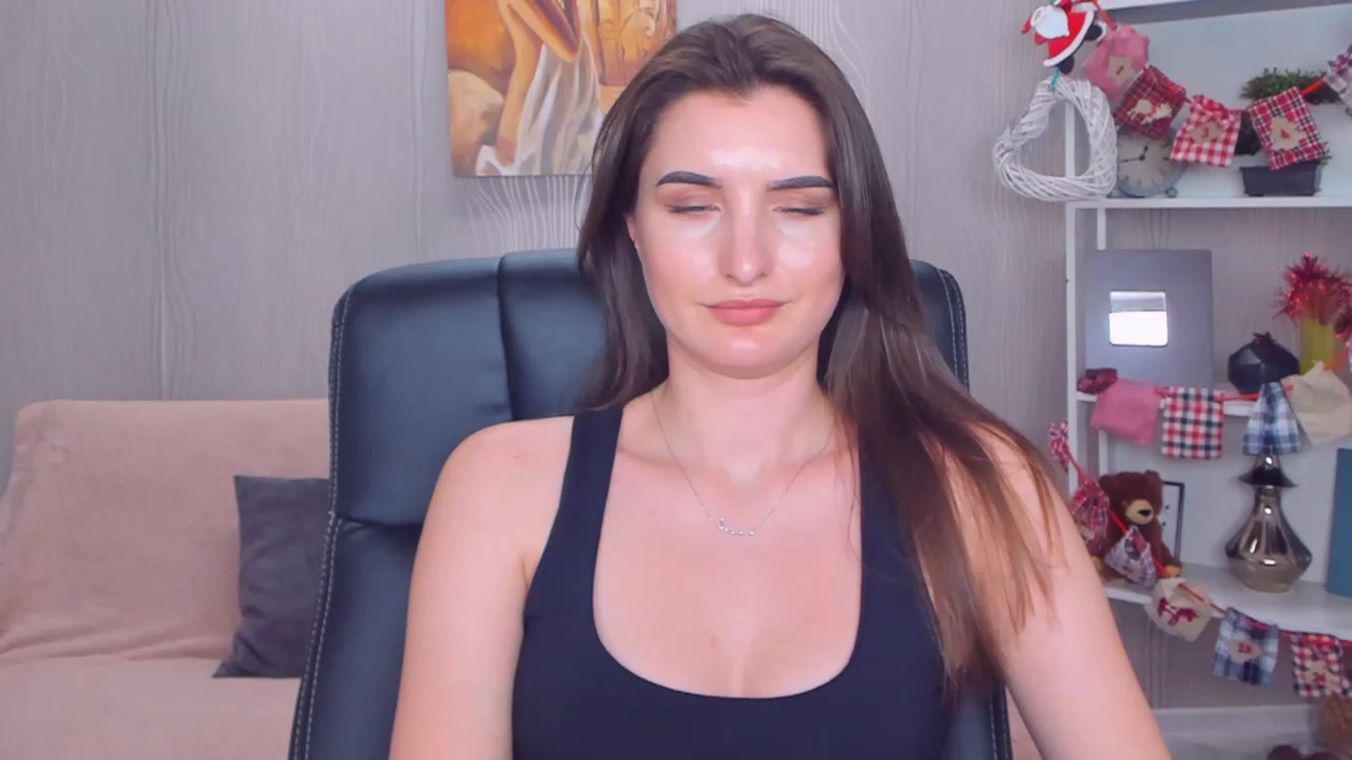 Gallery image thumbnail from EmilyRosier's myfreecams stream on, 12/18/2022, 18:35 image 7 of 20