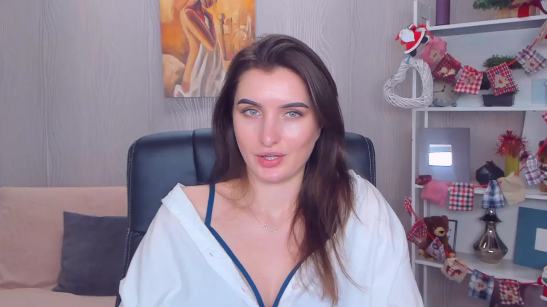 Gallery image thumbnail from EmilyRosier's myfreecams stream on, 12/19/2022, 13:08 image 18 of 20