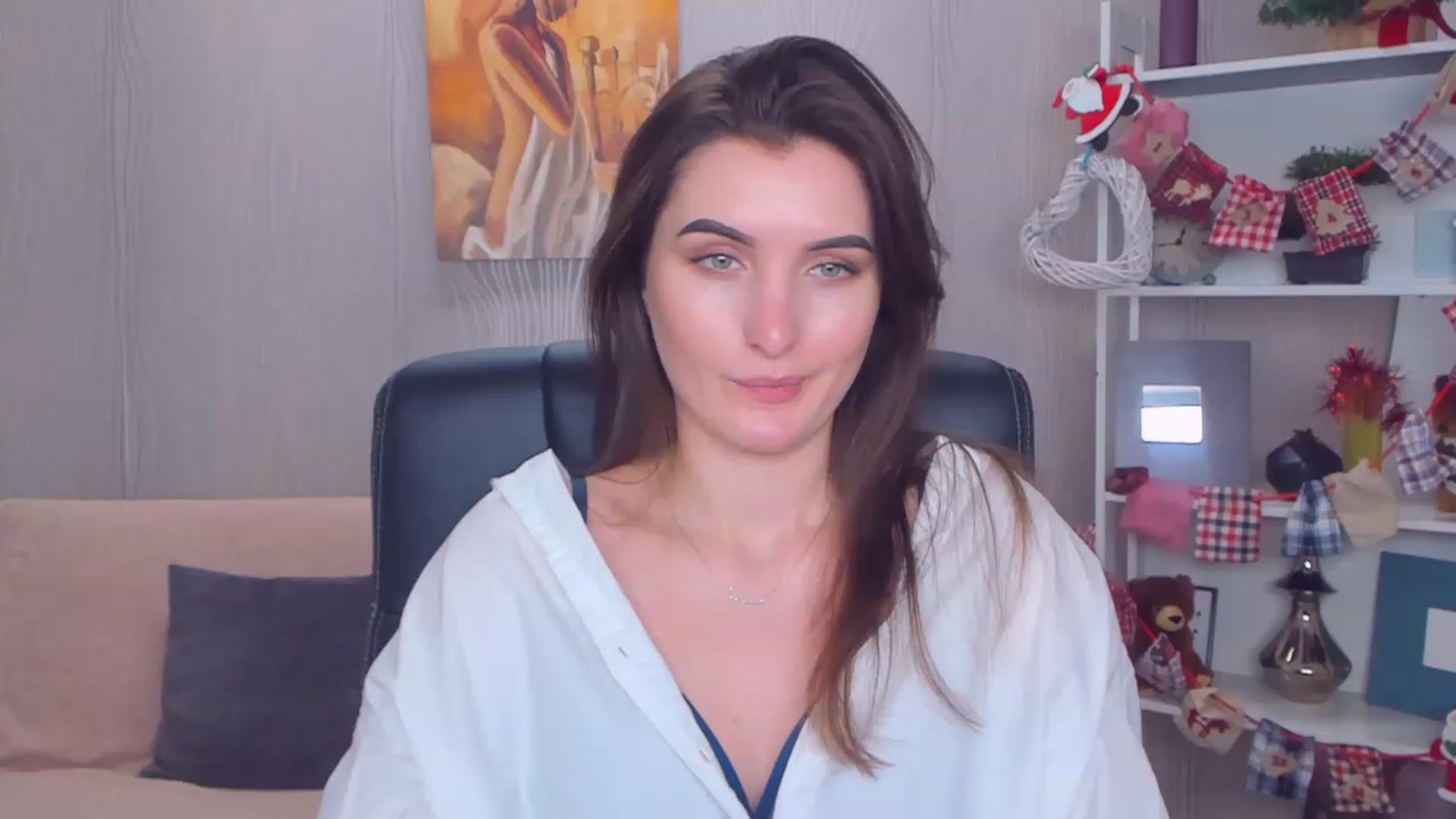 Gallery image thumbnail from EmilyRosier's myfreecams stream on, 12/19/2022, 13:08 image 3 of 20