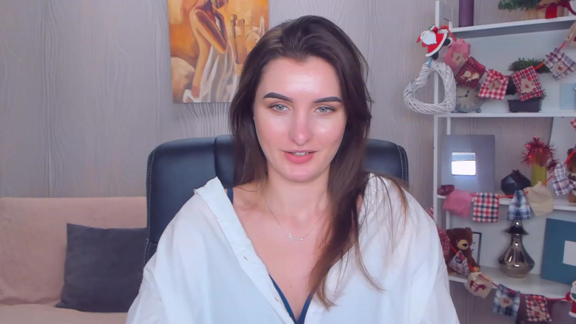 Gallery image thumbnail from EmilyRosier's myfreecams stream on, 12/19/2022, 13:08 image 5 of 20