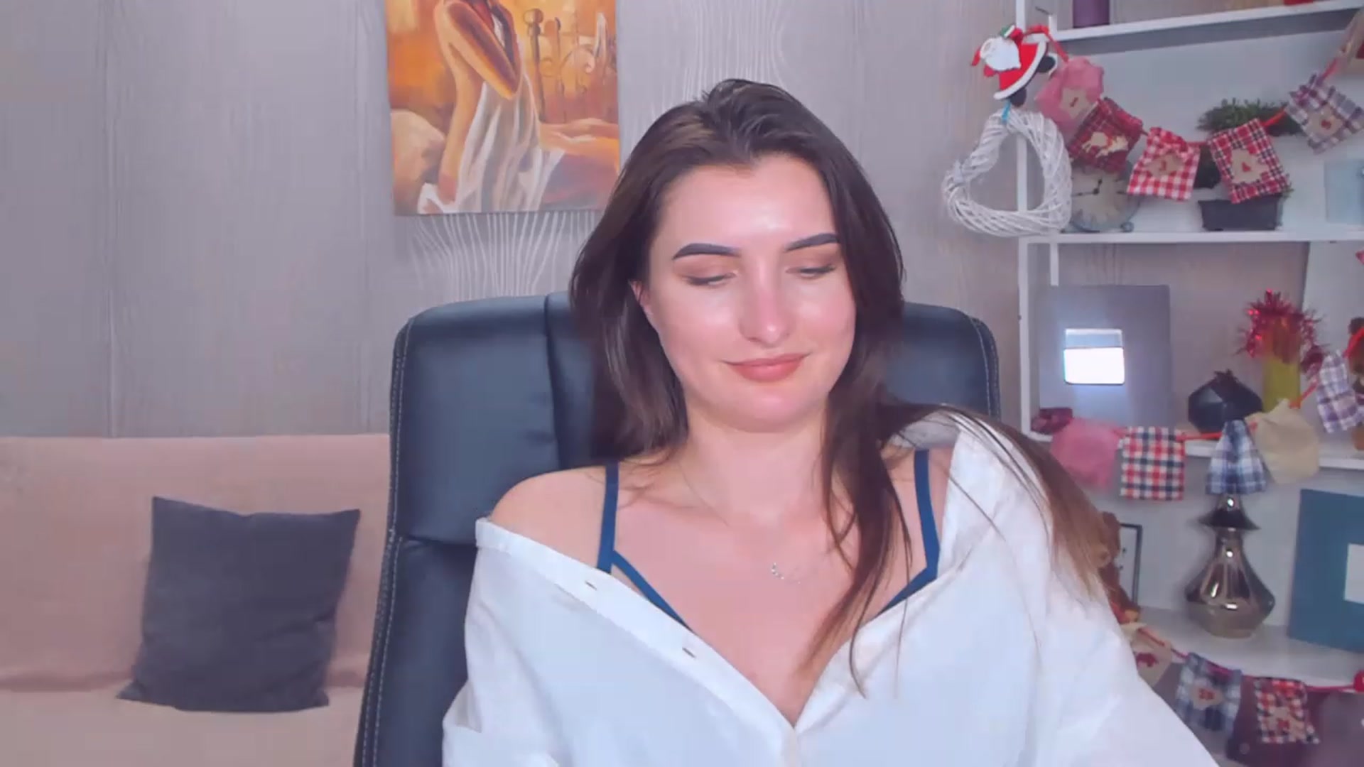 Gallery image thumbnail from EmilyRosier's myfreecams stream on, 12/19/2022, 15:32 image 12 of 20