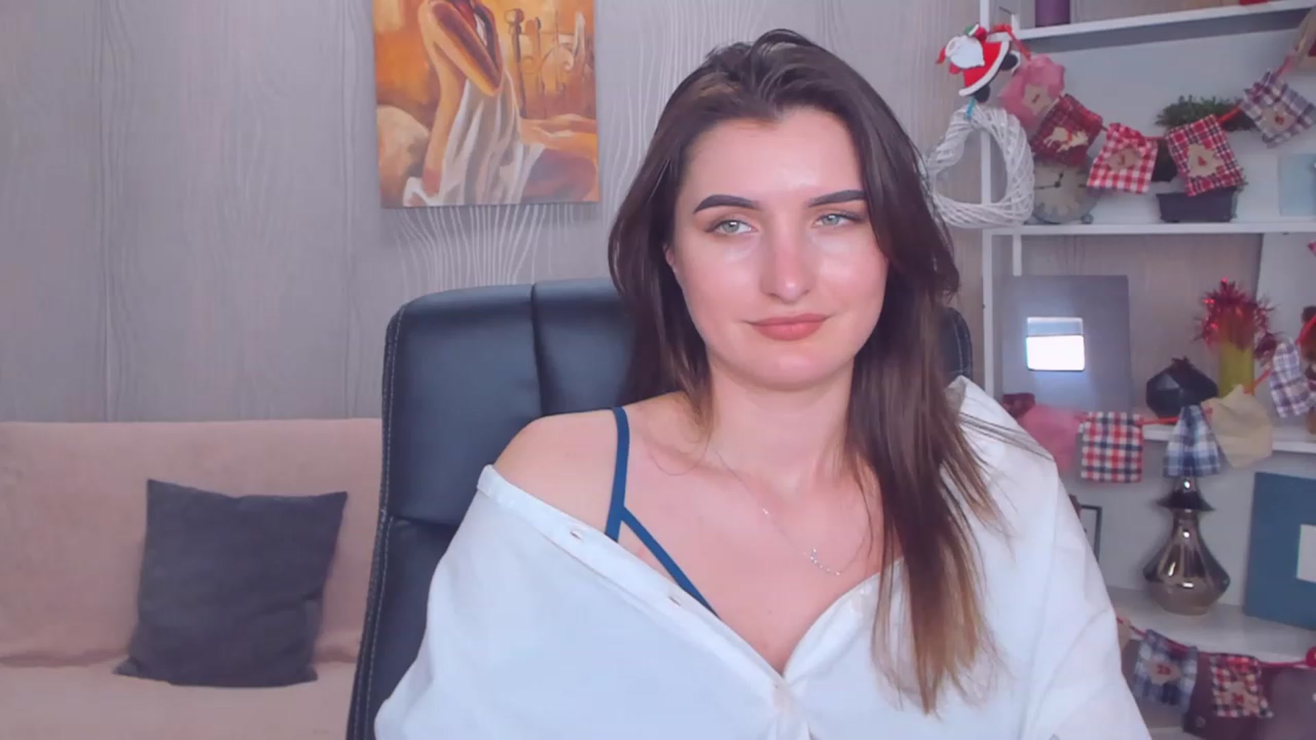 Gallery image thumbnail from EmilyRosier's myfreecams stream on, 12/19/2022, 15:32 image 1 of 20
