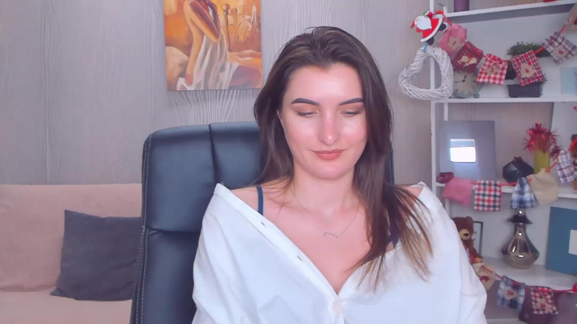 Gallery image thumbnail from EmilyRosier's myfreecams stream on, 12/19/2022, 15:32 image 20 of 20