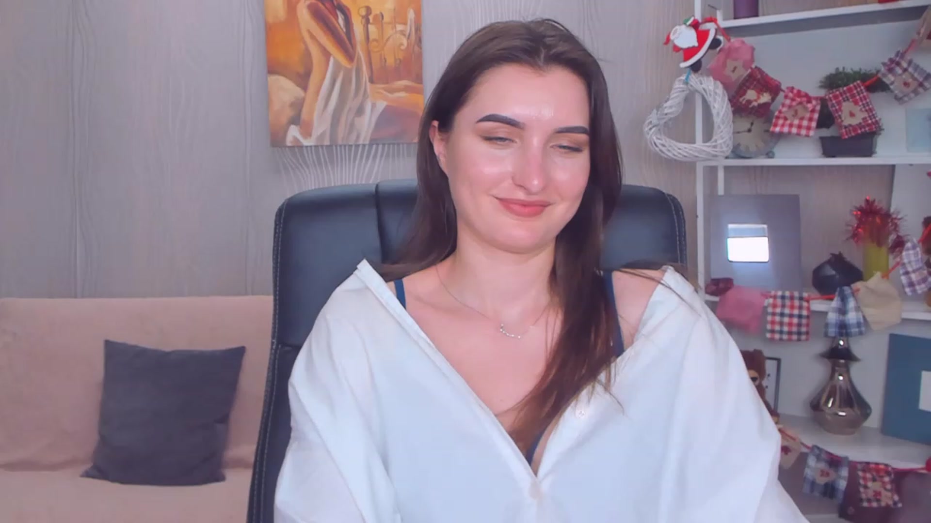 Gallery image thumbnail from EmilyRosier's myfreecams stream on, 12/19/2022, 17:25 image 19 of 20