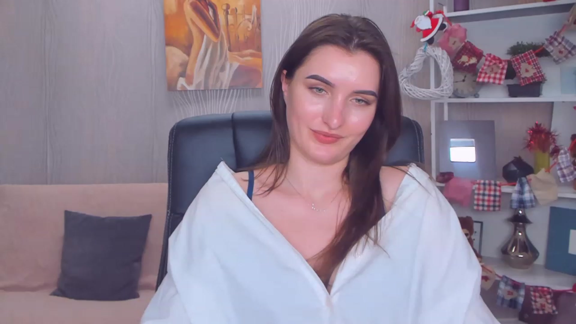 Gallery image thumbnail from EmilyRosier's myfreecams stream on, 12/19/2022, 17:25 image 17 of 20
