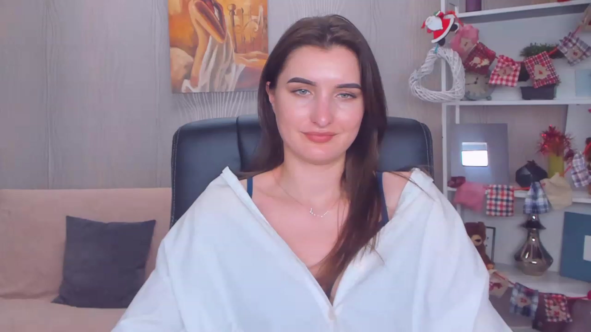 Gallery image thumbnail from EmilyRosier's myfreecams stream on, 12/19/2022, 17:25 image 20 of 20