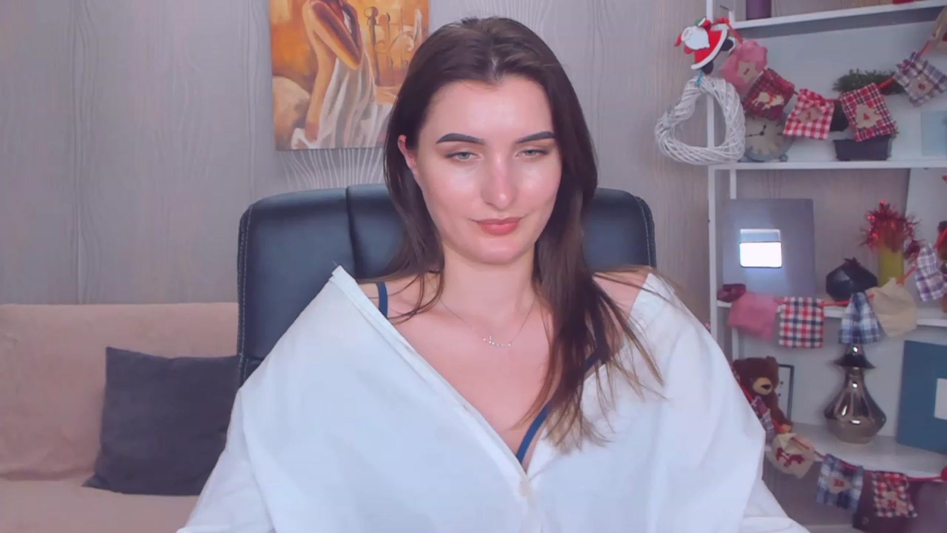 Gallery image thumbnail from EmilyRosier's myfreecams stream on, 12/19/2022, 17:25 image 5 of 20