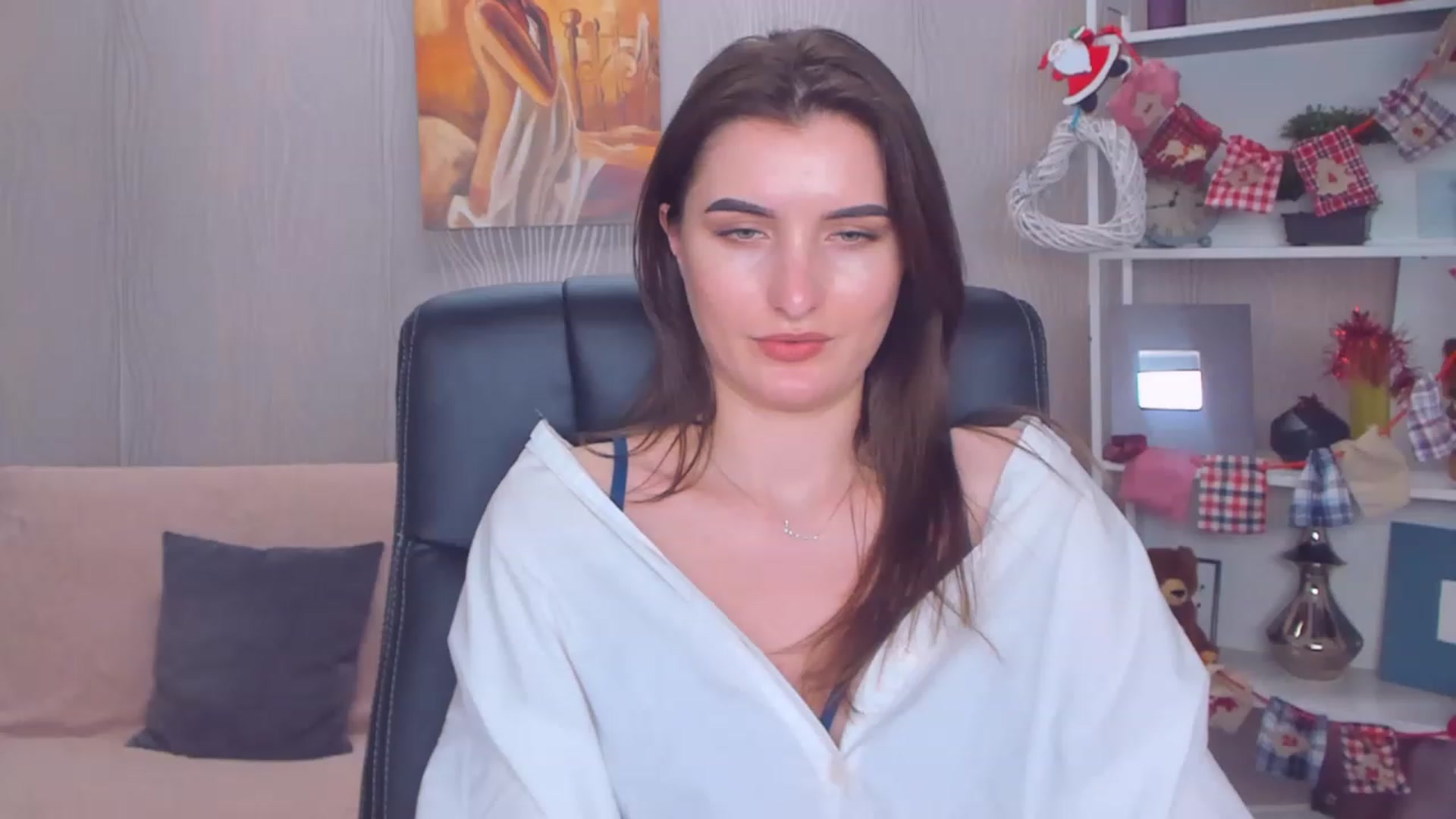 Gallery image thumbnail from EmilyRosier's myfreecams stream on, 12/19/2022, 17:25 image 15 of 20