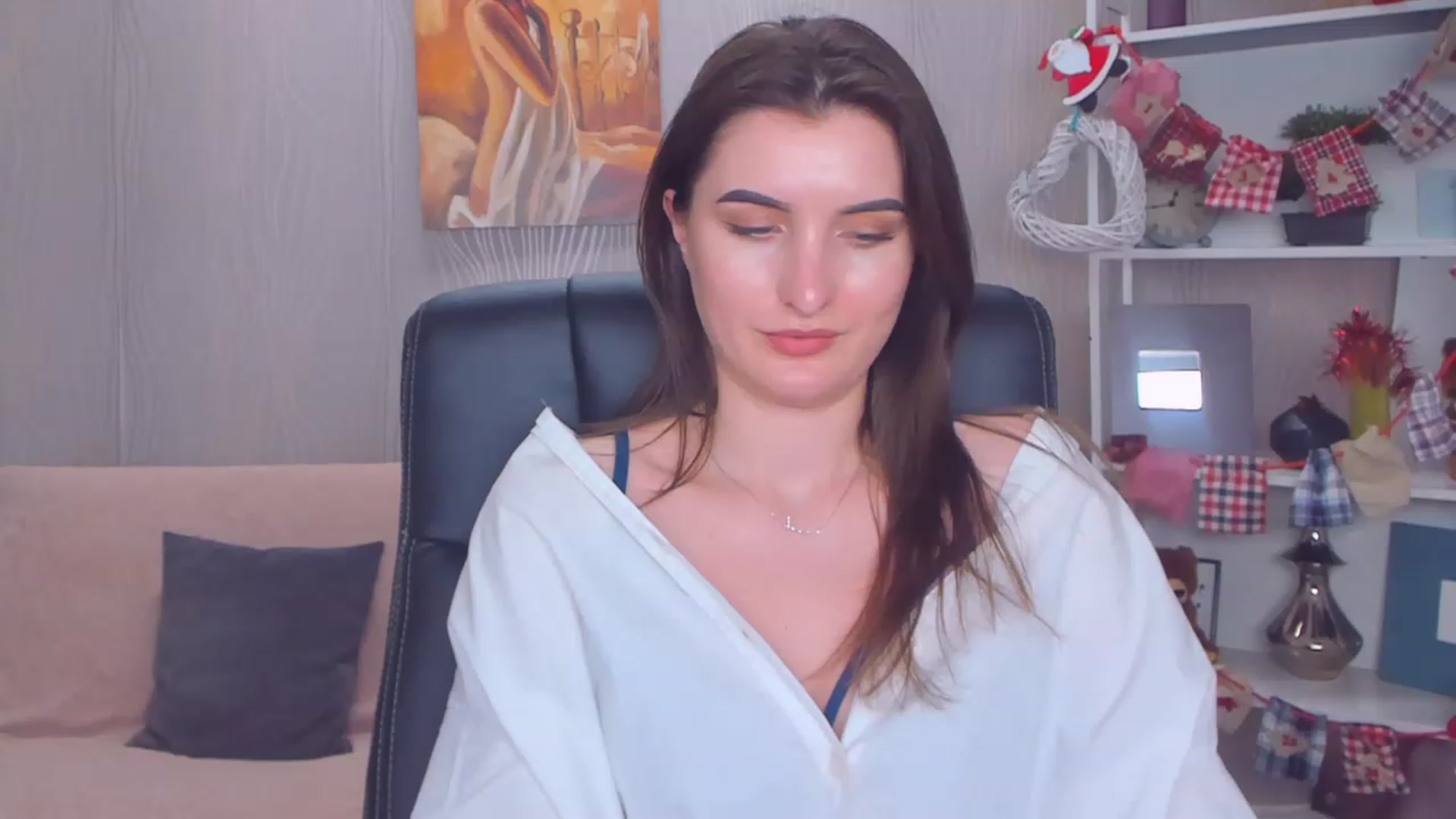 Gallery image thumbnail from EmilyRosier's myfreecams stream on, 12/19/2022, 17:25 image 7 of 20