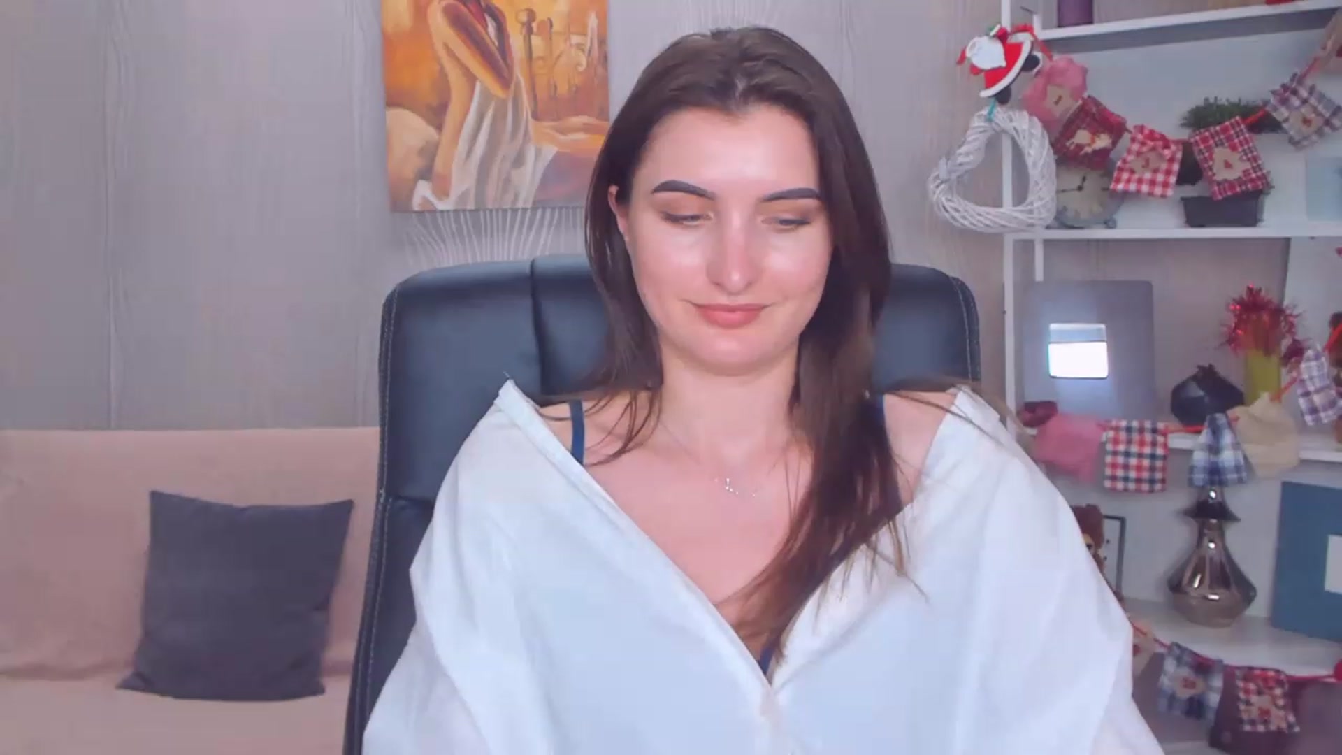 Gallery image thumbnail from EmilyRosier's myfreecams stream on, 12/19/2022, 17:25 image 14 of 20
