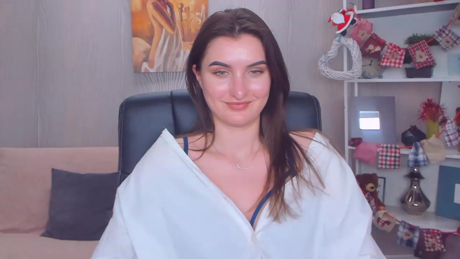 Gallery image thumbnail from EmilyRosier's myfreecams stream on, 12/19/2022, 17:25 image 4 of 20