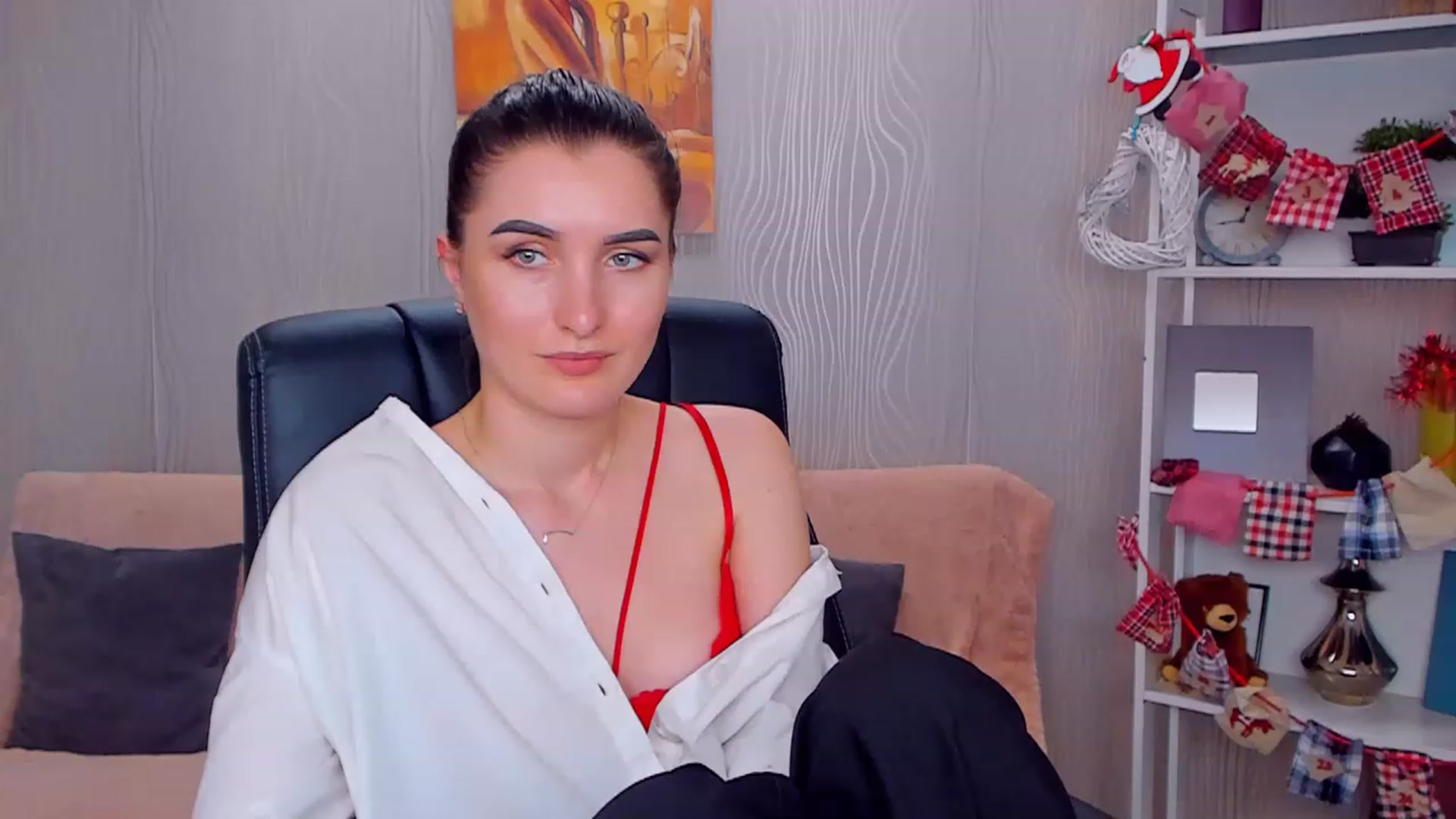 Gallery image thumbnail from EmilyRosier's myfreecams stream on, 12/27/2022, 17:38 image 12 of 20
