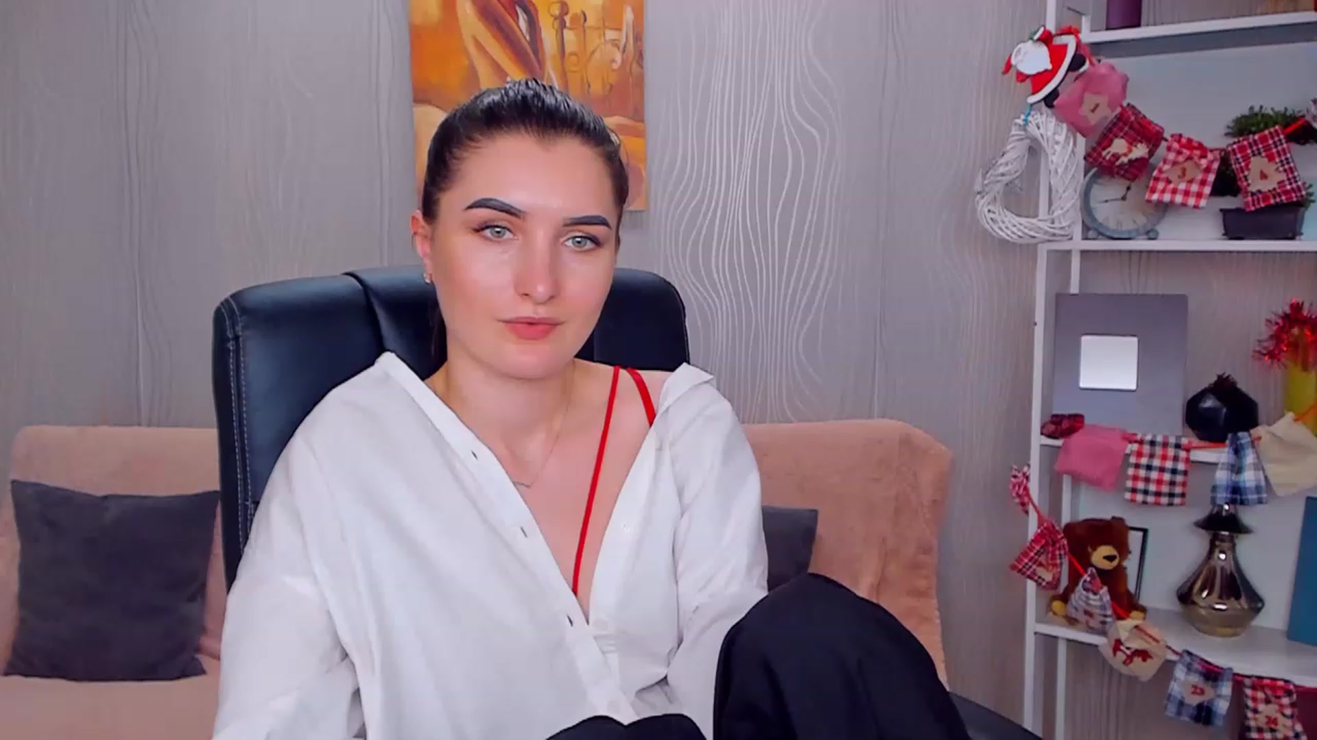 Gallery image thumbnail from EmilyRosier's myfreecams stream on, 12/27/2022, 17:38 image 14 of 20