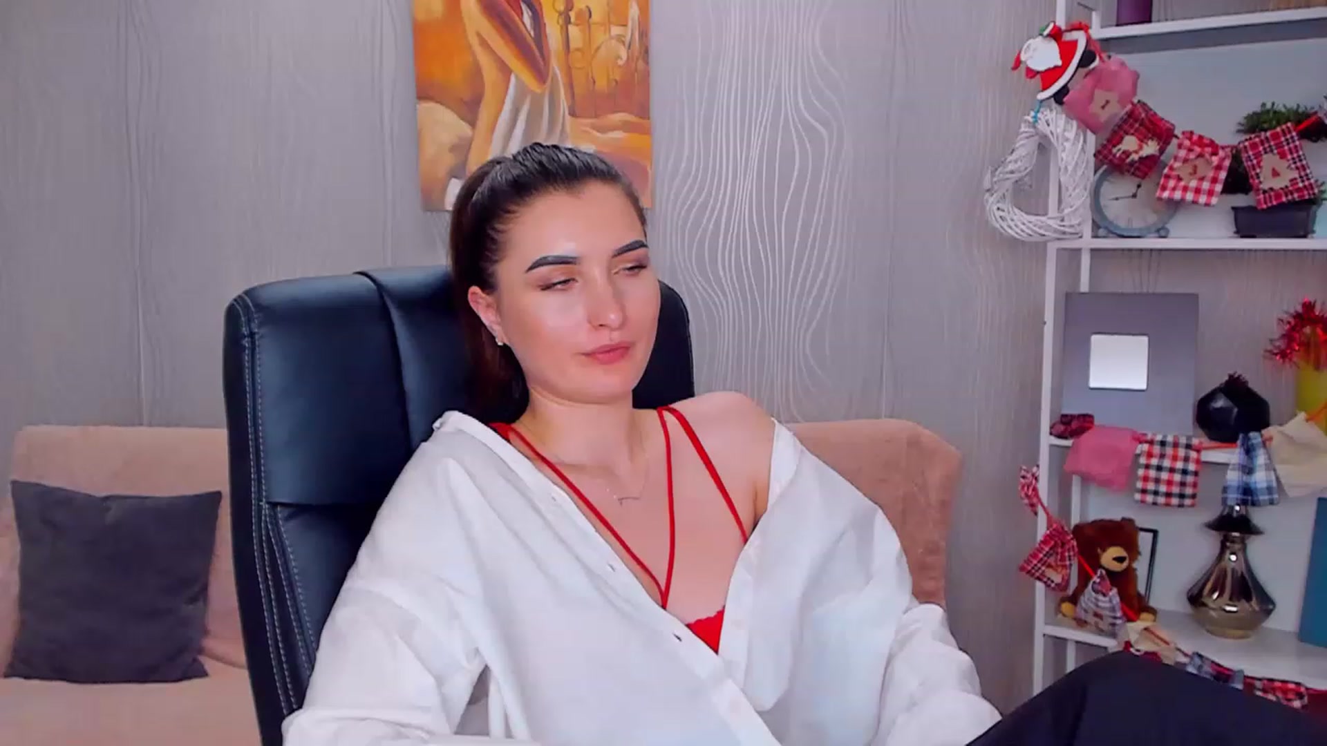 Gallery image thumbnail from EmilyRosier's myfreecams stream on, 12/27/2022, 18:03 image 10 of 20