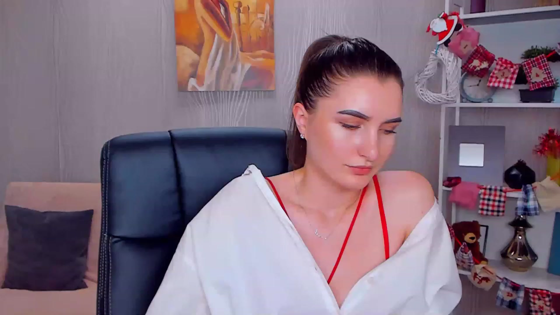 Gallery image thumbnail from EmilyRosier's myfreecams stream on, 12/27/2022, 18:58 image 10 of 20