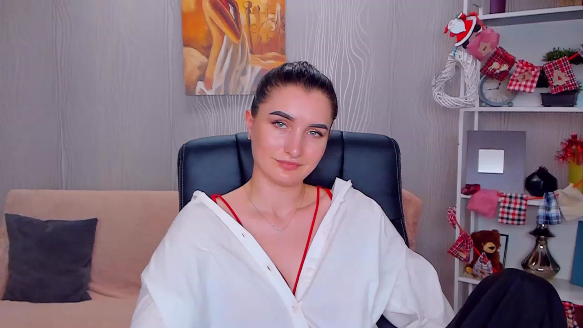Gallery image thumbnail from EmilyRosier's myfreecams stream on, 12/27/2022, 19:51 image 11 of 20
