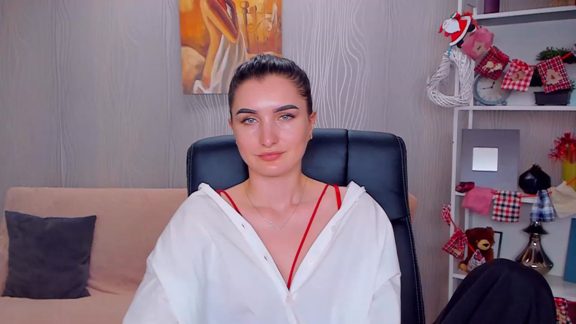 Gallery image thumbnail from EmilyRosier's myfreecams stream on, 12/27/2022, 19:51 image 2 of 20