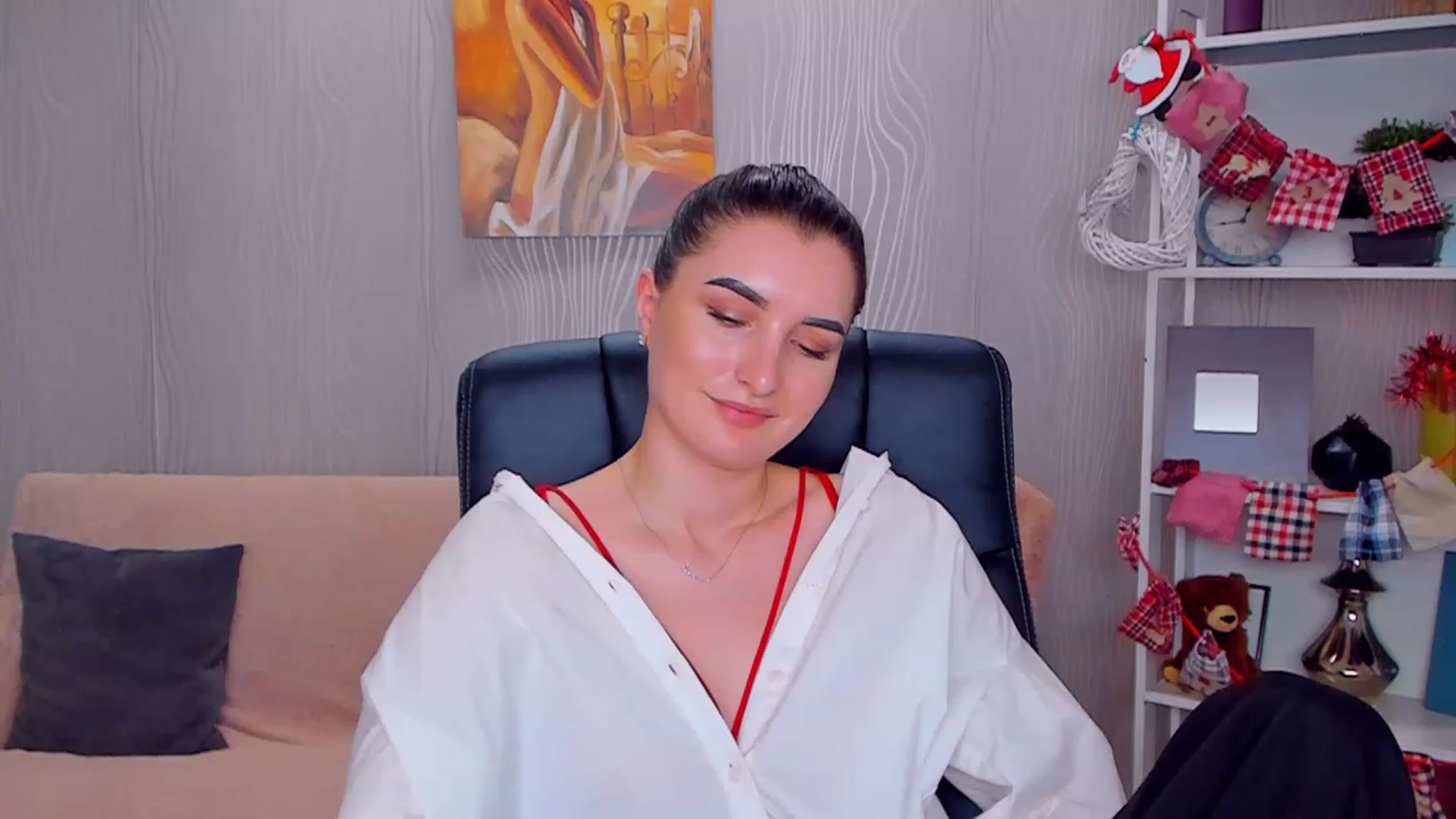Gallery image thumbnail from EmilyRosier's myfreecams stream on, 12/27/2022, 19:51 image 10 of 20