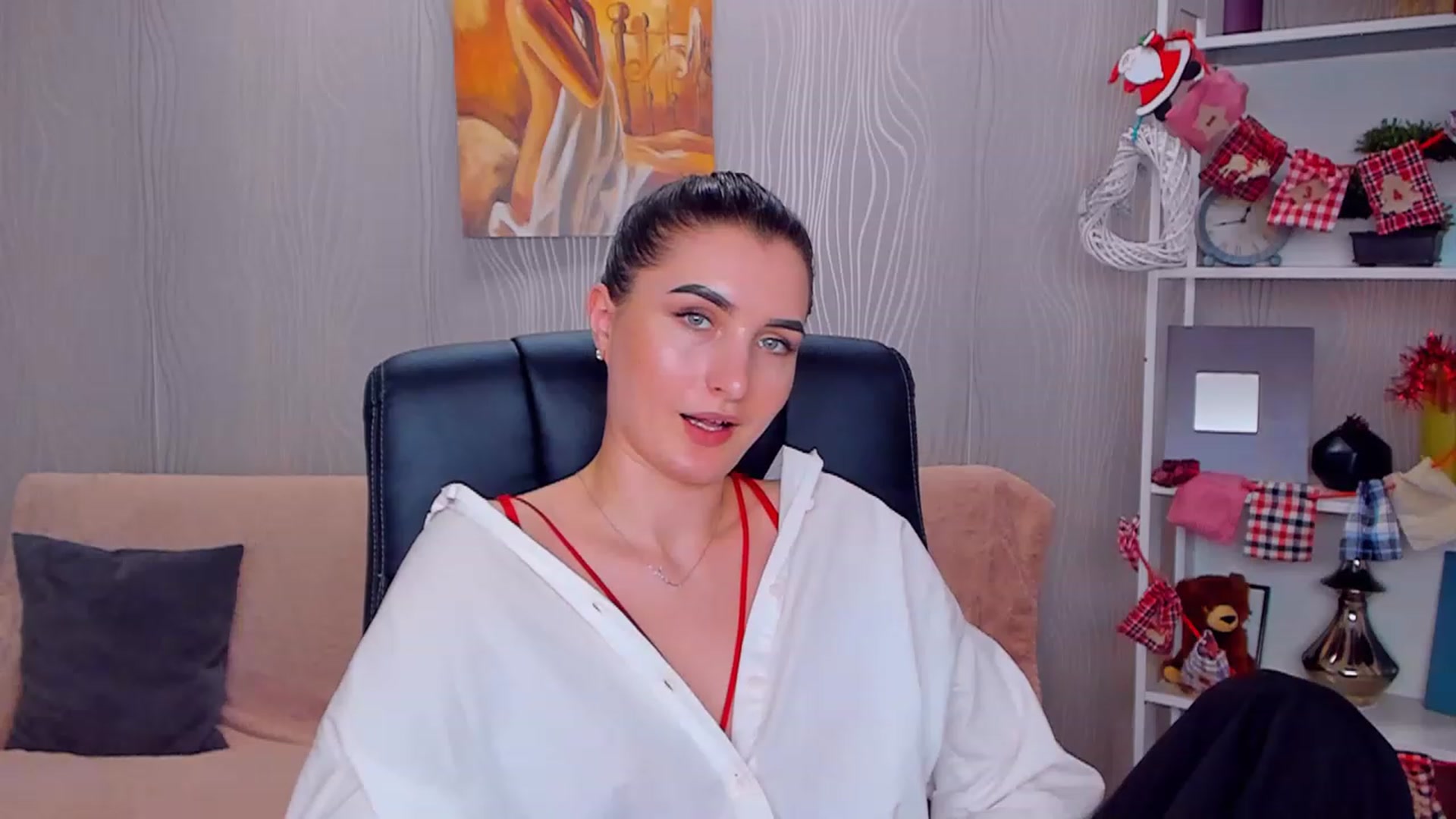 Gallery image thumbnail from EmilyRosier's myfreecams stream on, 12/27/2022, 19:51 image 14 of 20