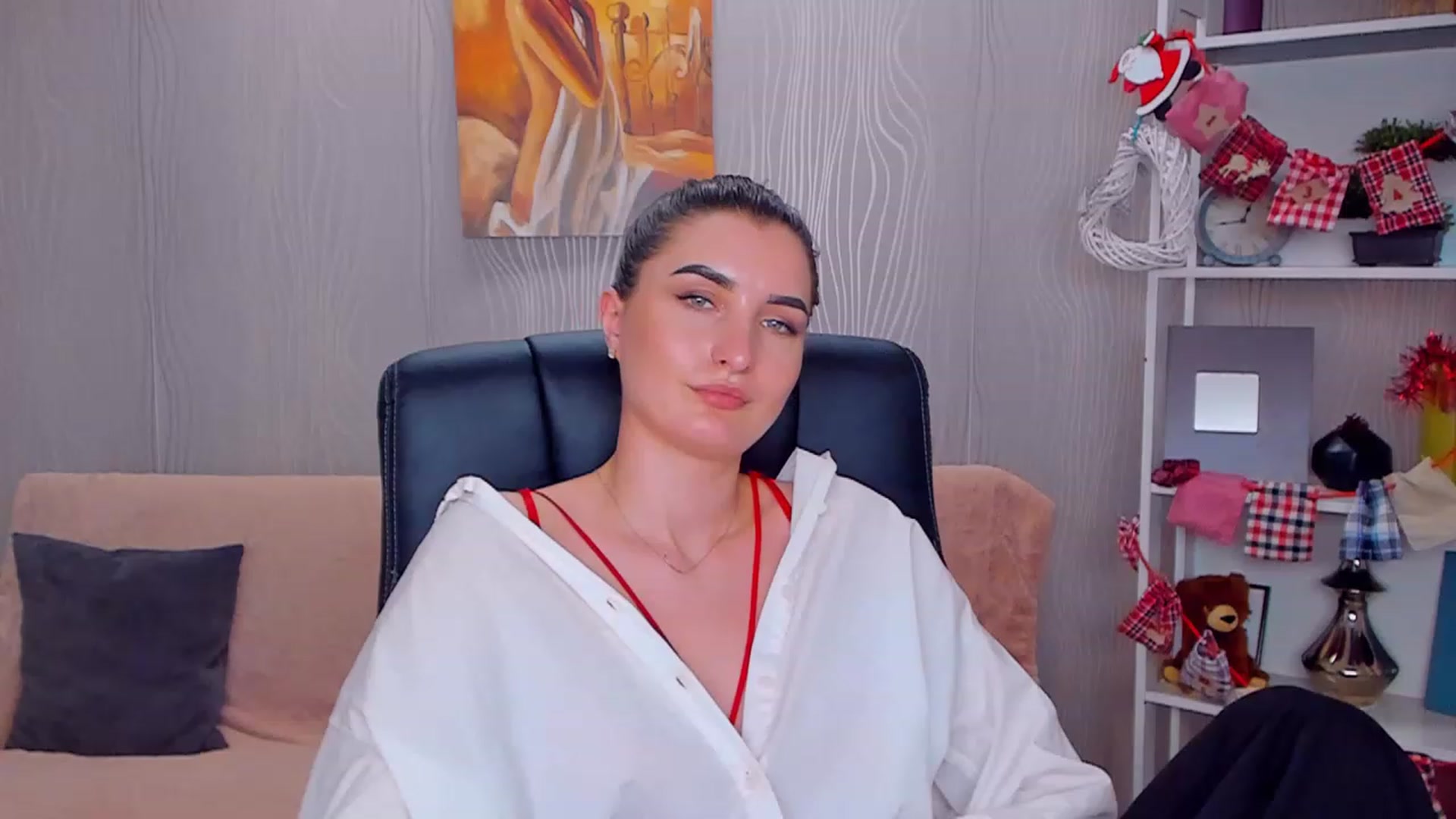 Gallery image thumbnail from EmilyRosier's myfreecams stream on, 12/27/2022, 19:51 image 16 of 20