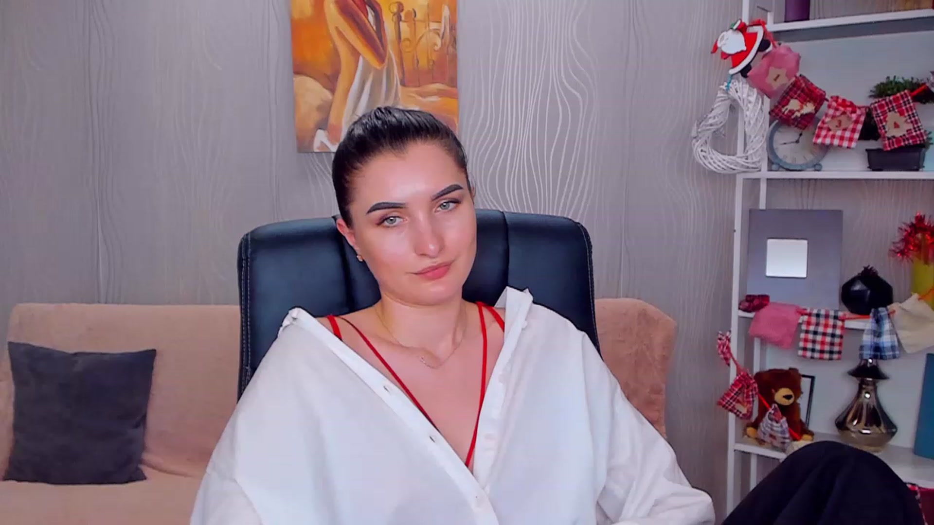 Gallery image thumbnail from EmilyRosier's myfreecams stream on, 12/27/2022, 19:51 image 17 of 20