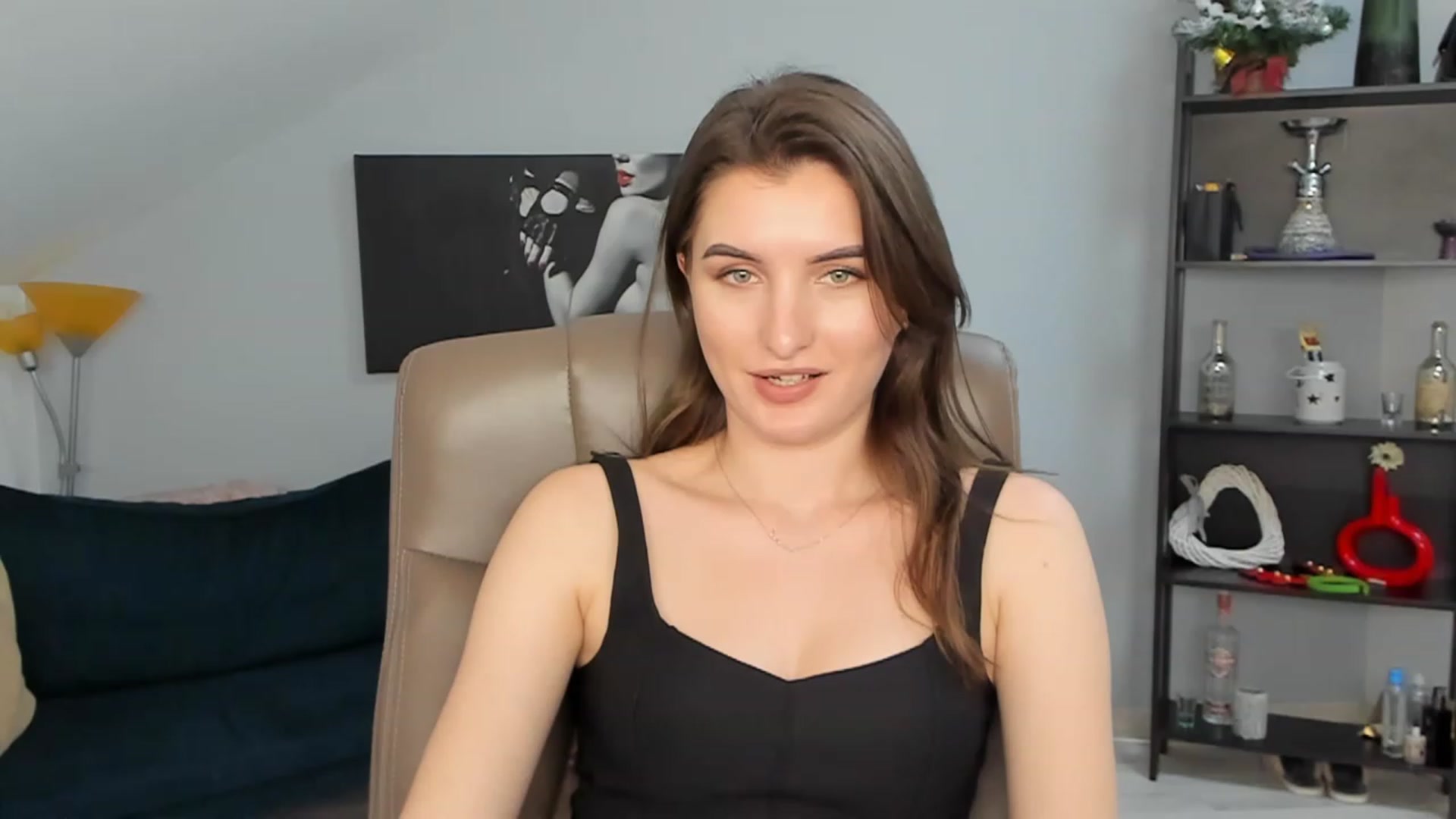 Gallery image thumbnail from EmilyRosier's myfreecams stream on, 12/29/2022, 15:29 image 12 of 20