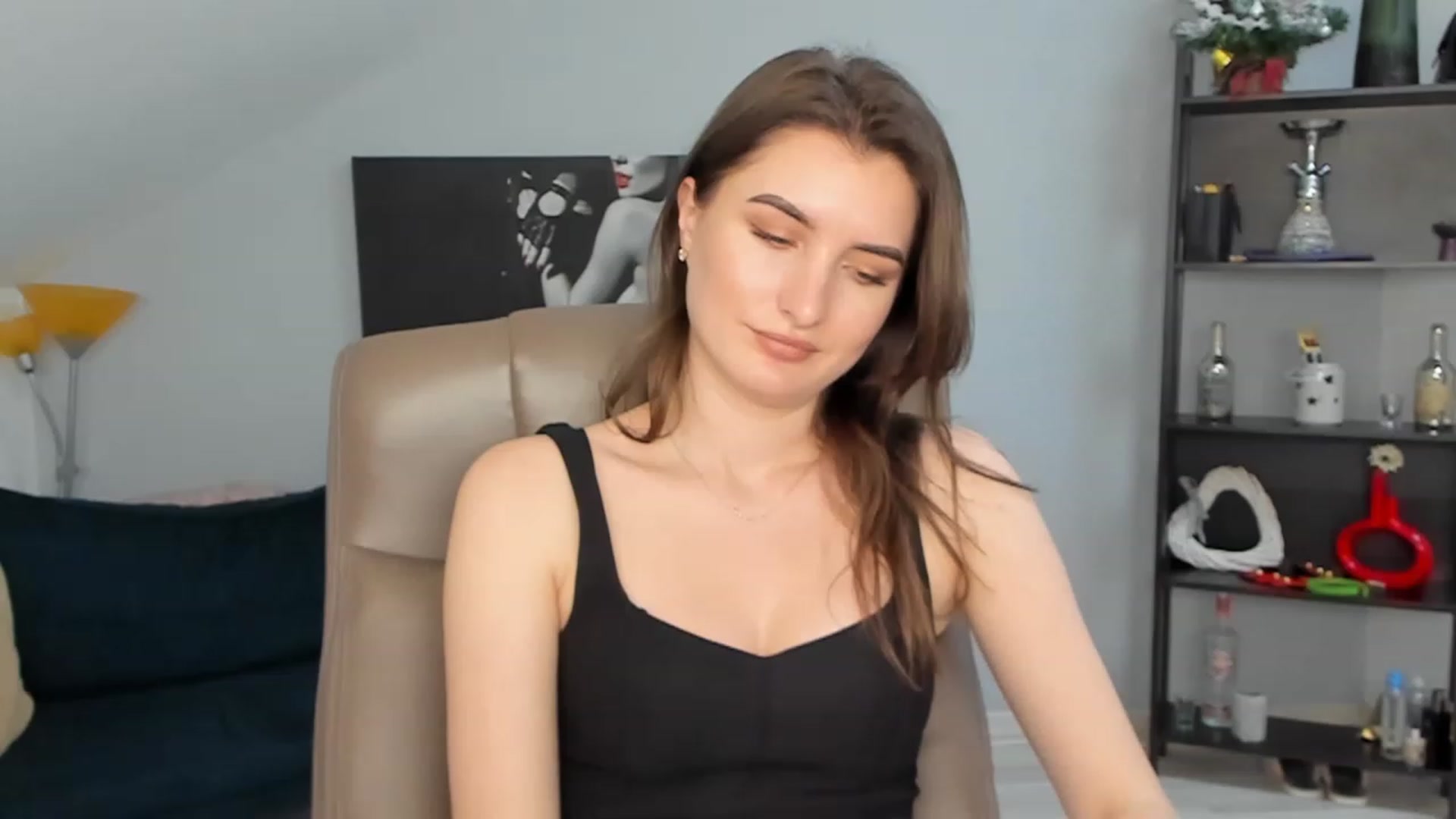 Gallery image thumbnail from EmilyRosier's myfreecams stream on, 12/29/2022, 15:29 image 19 of 20