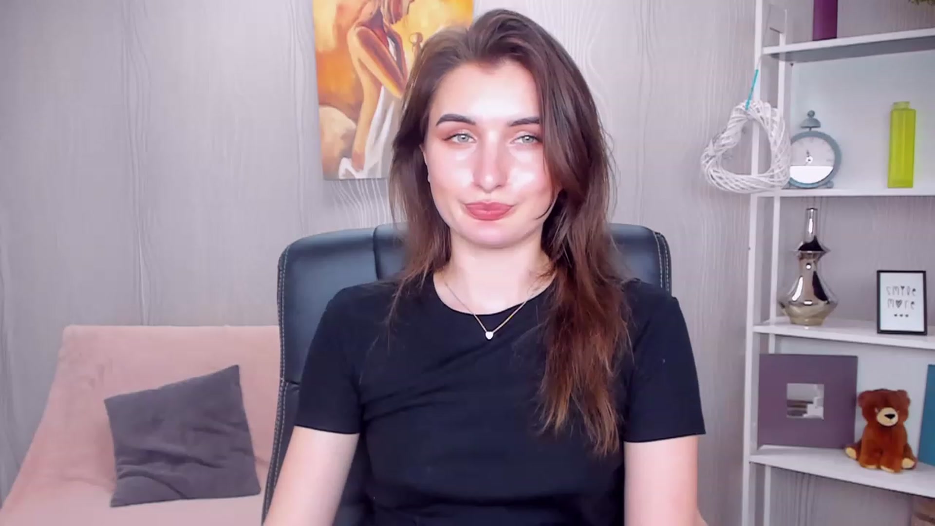 Gallery image thumbnail from EmilyRosier's myfreecams stream on, 01/15/2023, 17:07 image 18 of 20