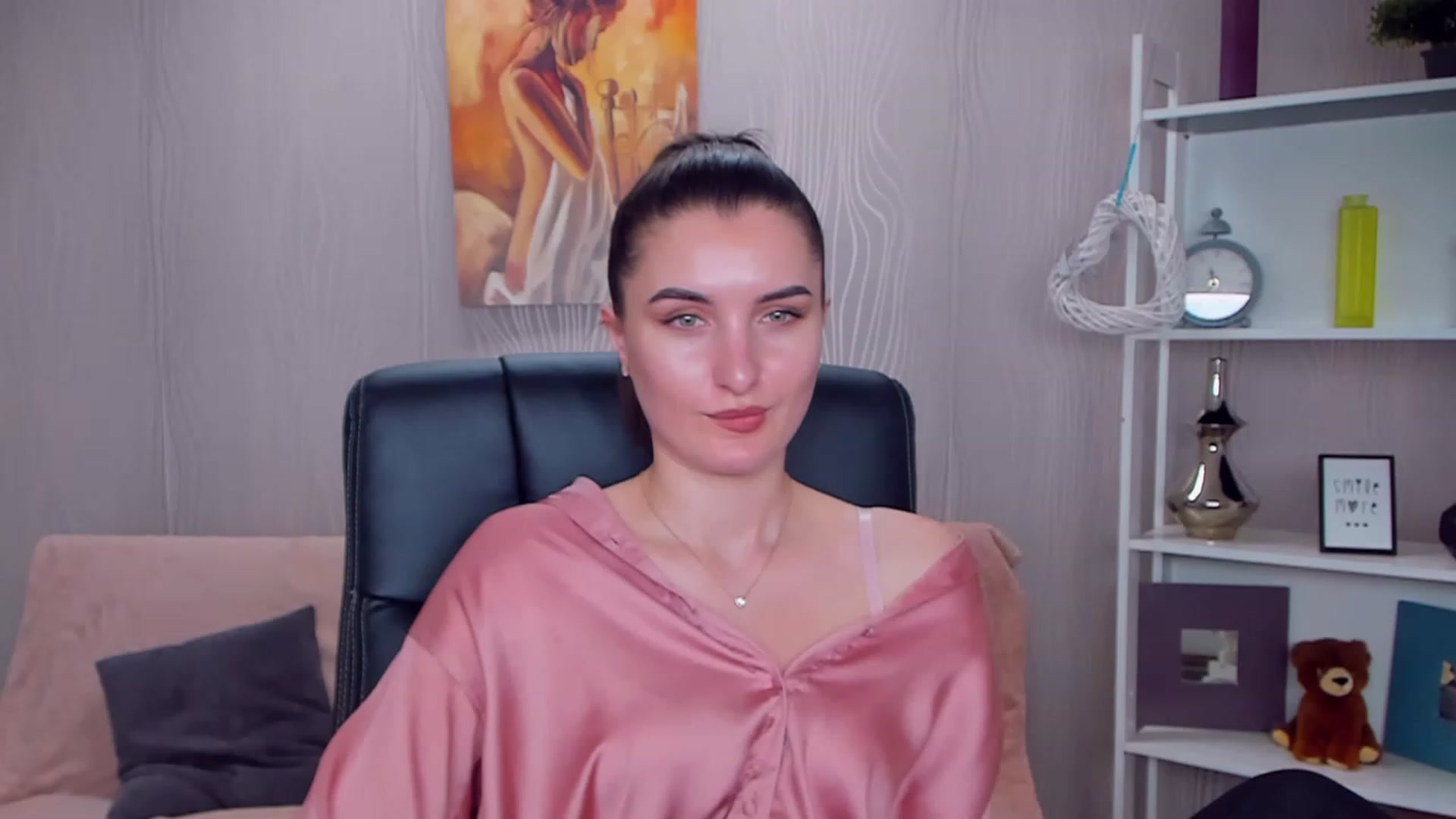Gallery image thumbnail from EmilyRosier's myfreecams stream on, 01/16/2023, 14:00 image 6 of 20
