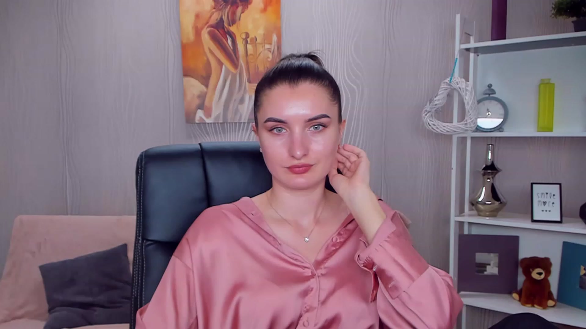 Gallery image thumbnail from EmilyRosier's myfreecams stream on, 01/16/2023, 14:00 image 11 of 20