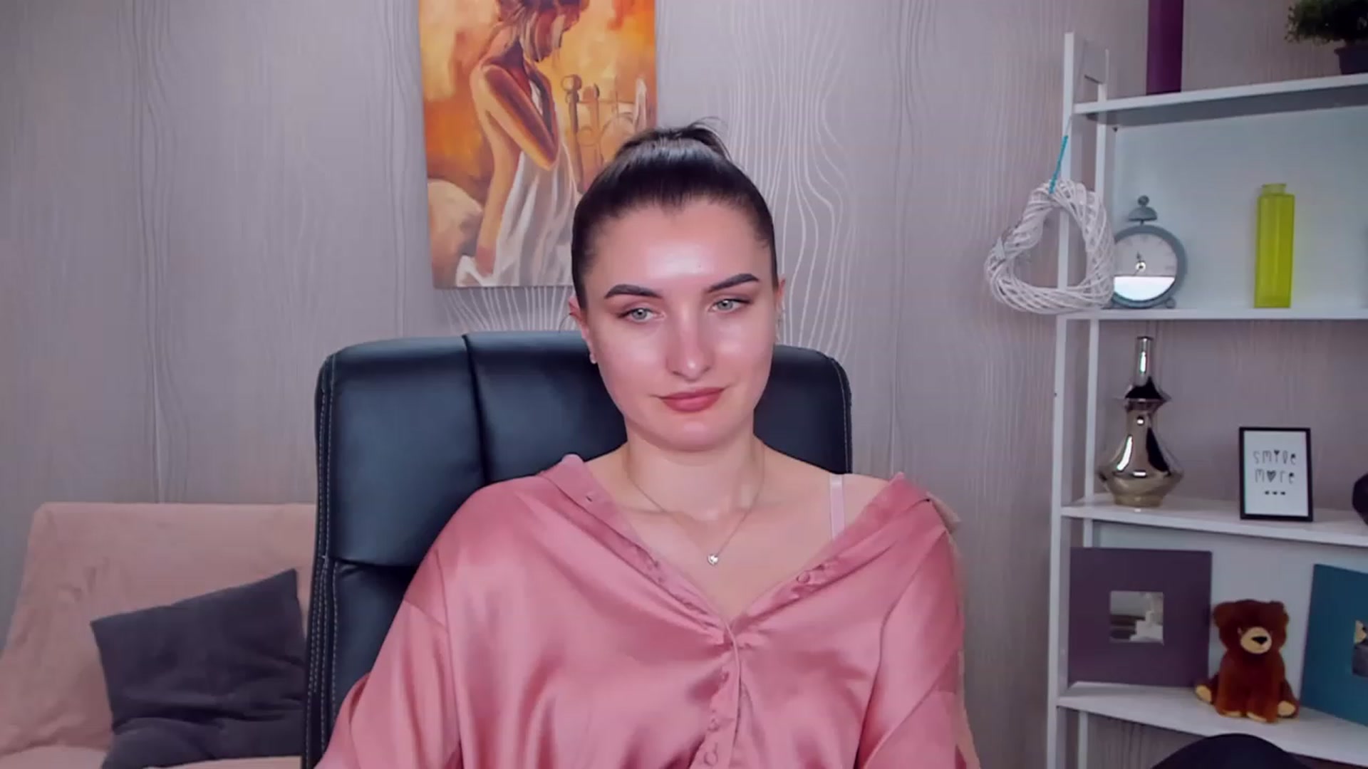 Gallery image thumbnail from EmilyRosier's myfreecams stream on, 01/16/2023, 14:00 image 12 of 20