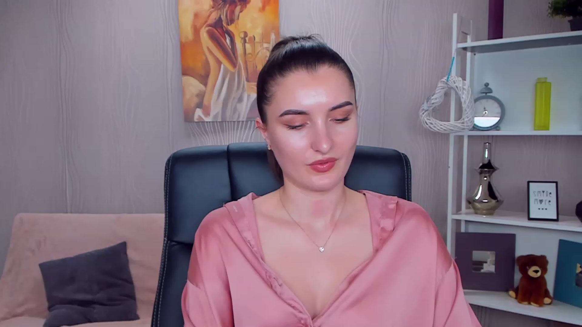 Gallery image thumbnail from EmilyRosier's myfreecams stream on, 01/16/2023, 14:59 image 13 of 20