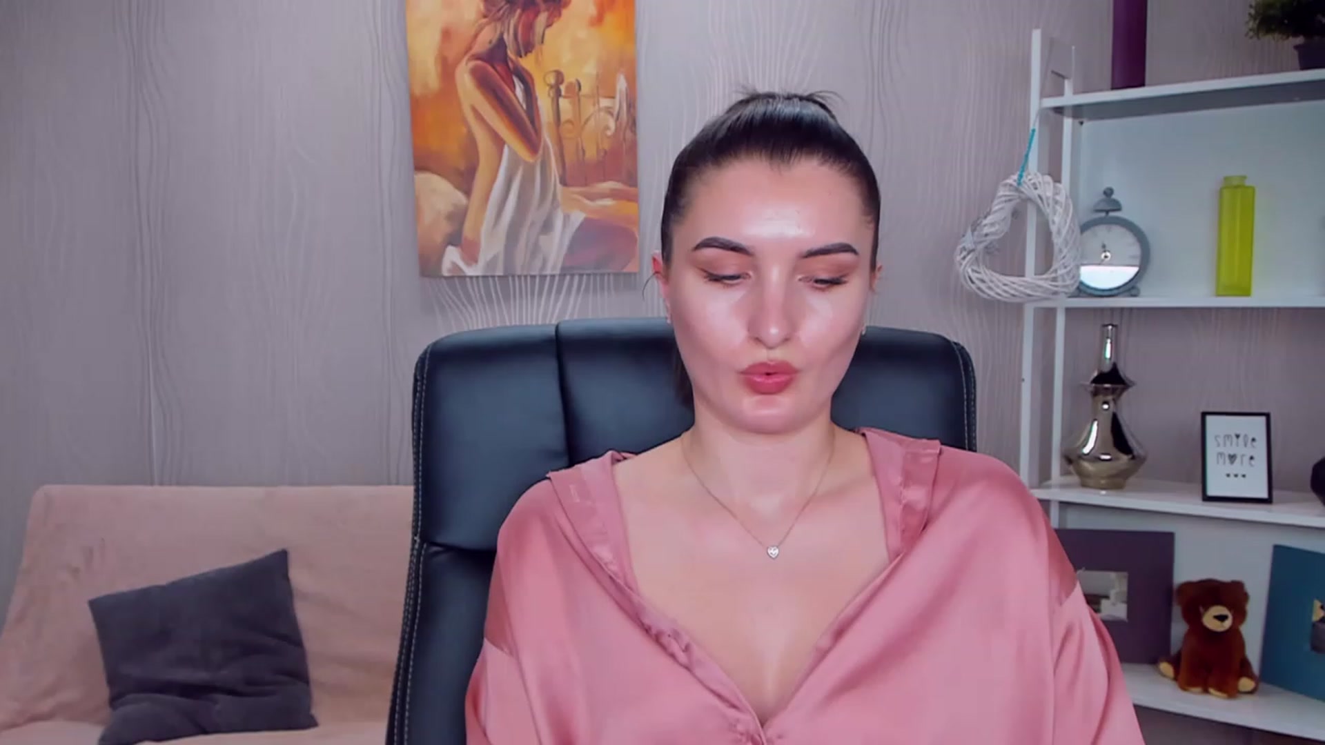 Gallery image thumbnail from EmilyRosier's myfreecams stream on, 01/16/2023, 15:48 image 8 of 20