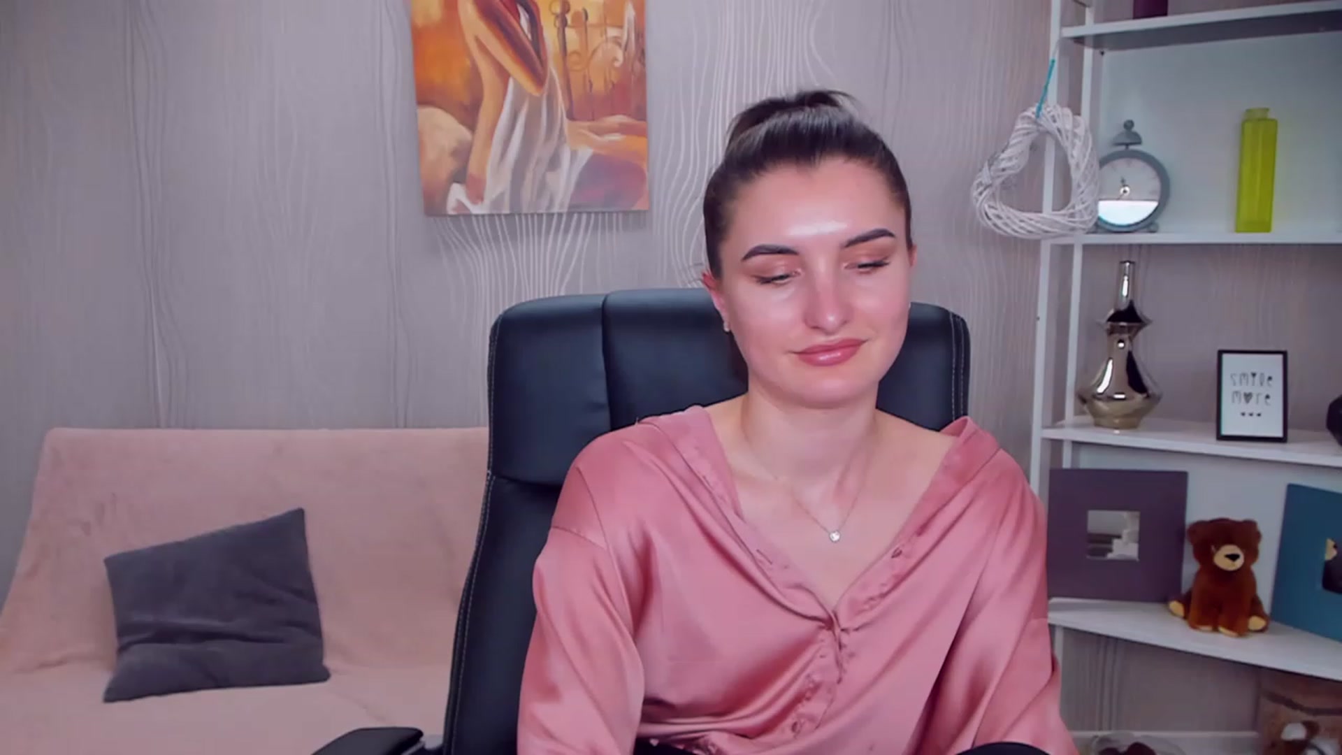 Gallery image thumbnail from EmilyRosier's myfreecams stream on, 01/16/2023, 20:05 image 19 of 20