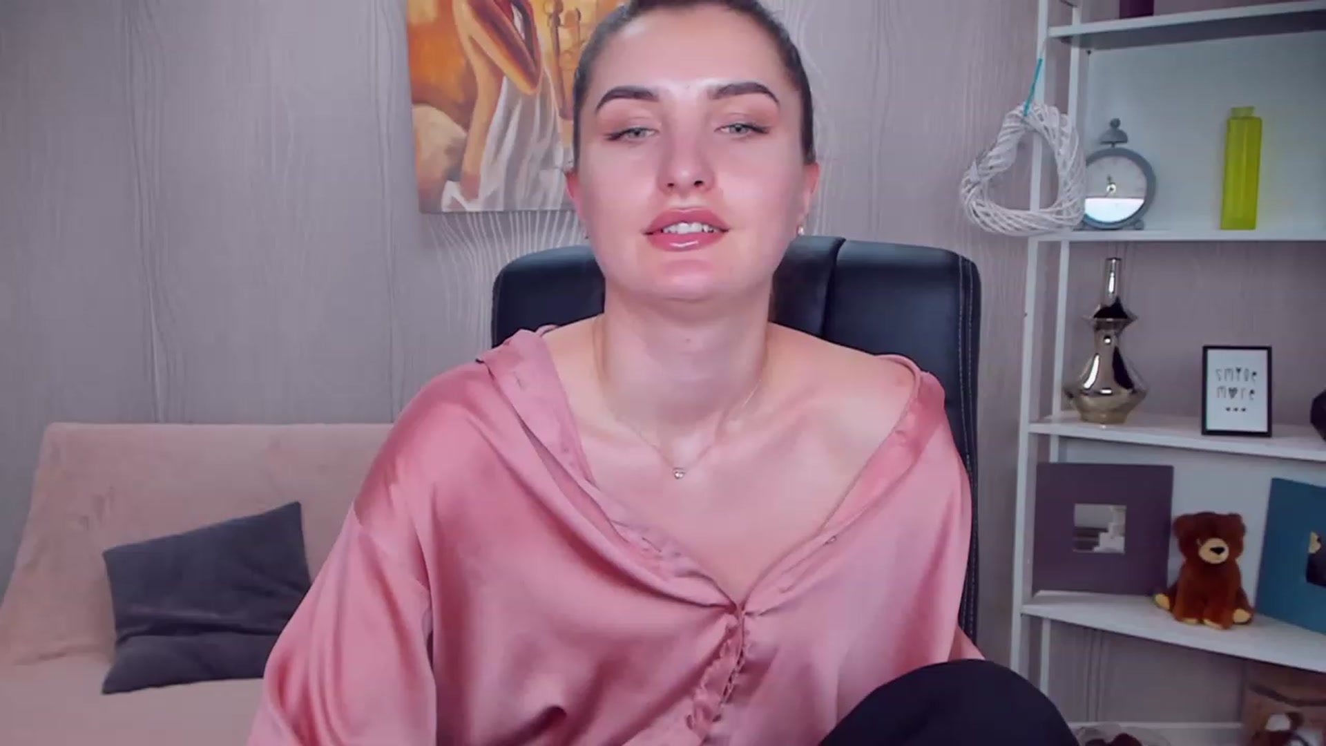 Gallery image thumbnail from EmilyRosier's myfreecams stream on, 01/16/2023, 20:05 image 13 of 20