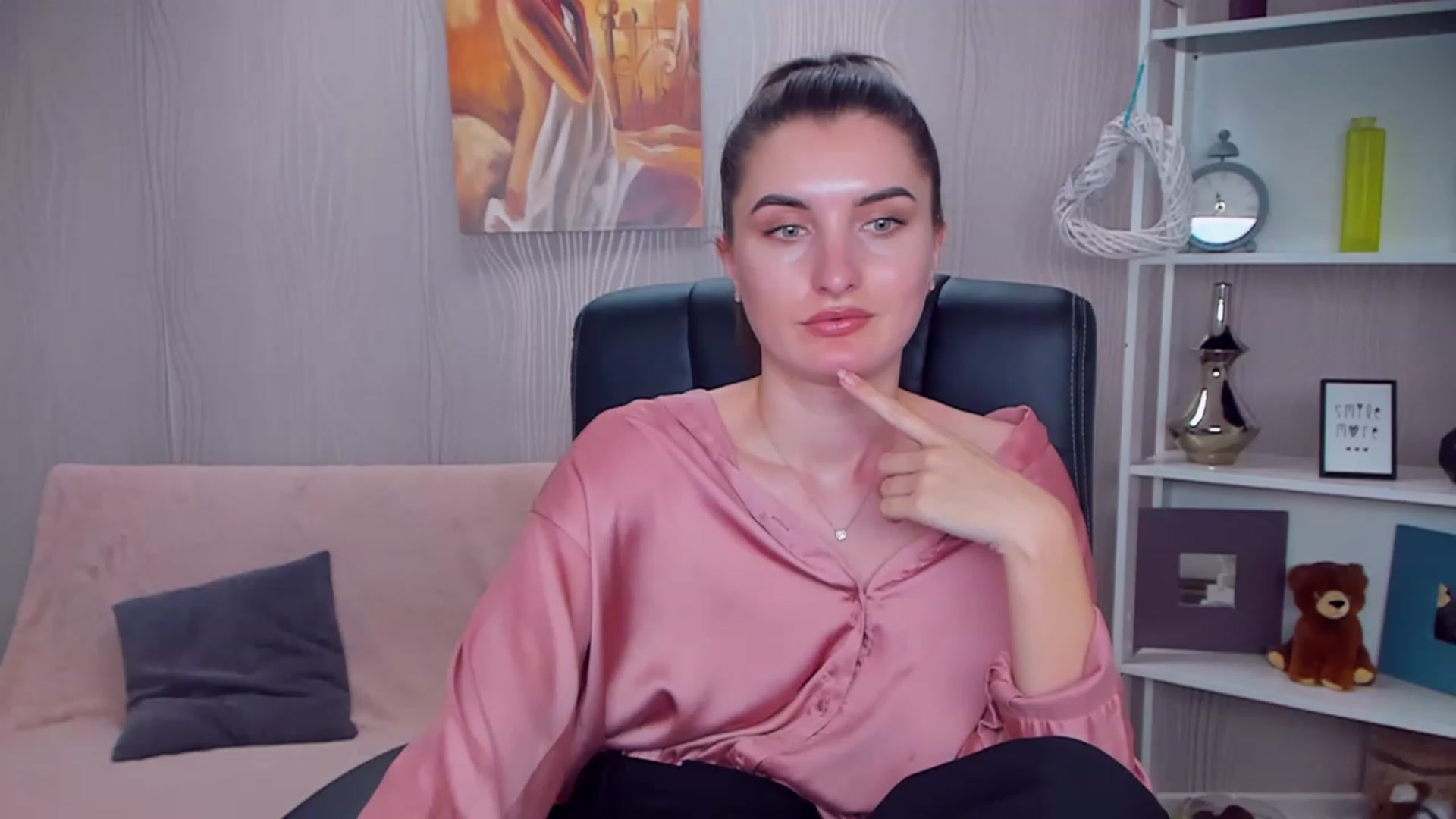 Gallery image thumbnail from EmilyRosier's myfreecams stream on, 01/16/2023, 20:05 image 15 of 20