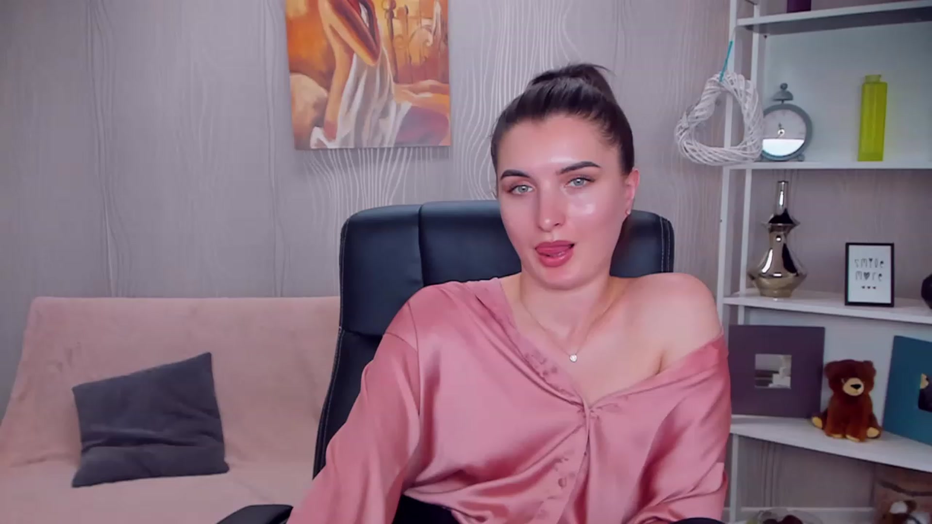 Gallery image thumbnail from EmilyRosier's myfreecams stream on, 01/16/2023, 20:05 image 20 of 20
