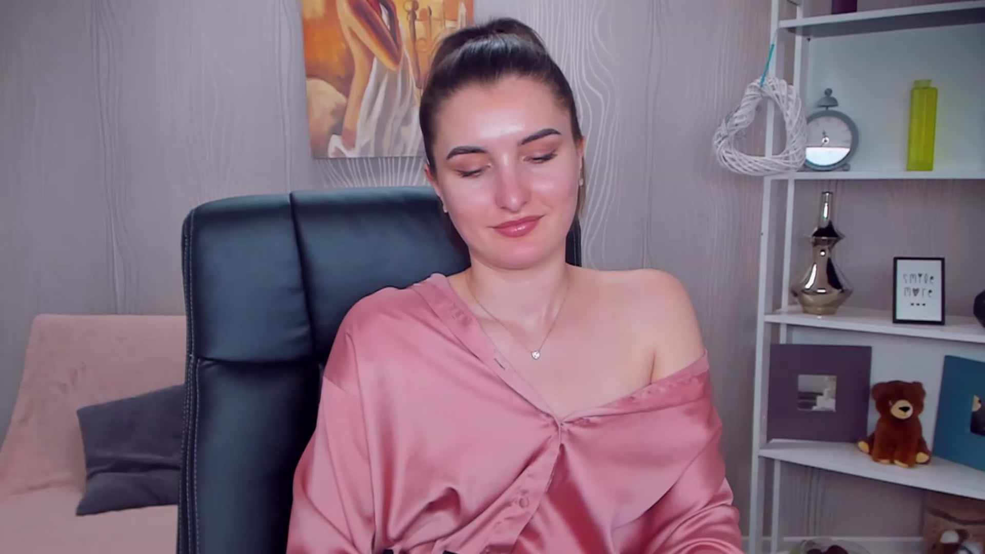 Gallery image thumbnail from EmilyRosier's myfreecams stream on, 01/16/2023, 20:05 image 5 of 20