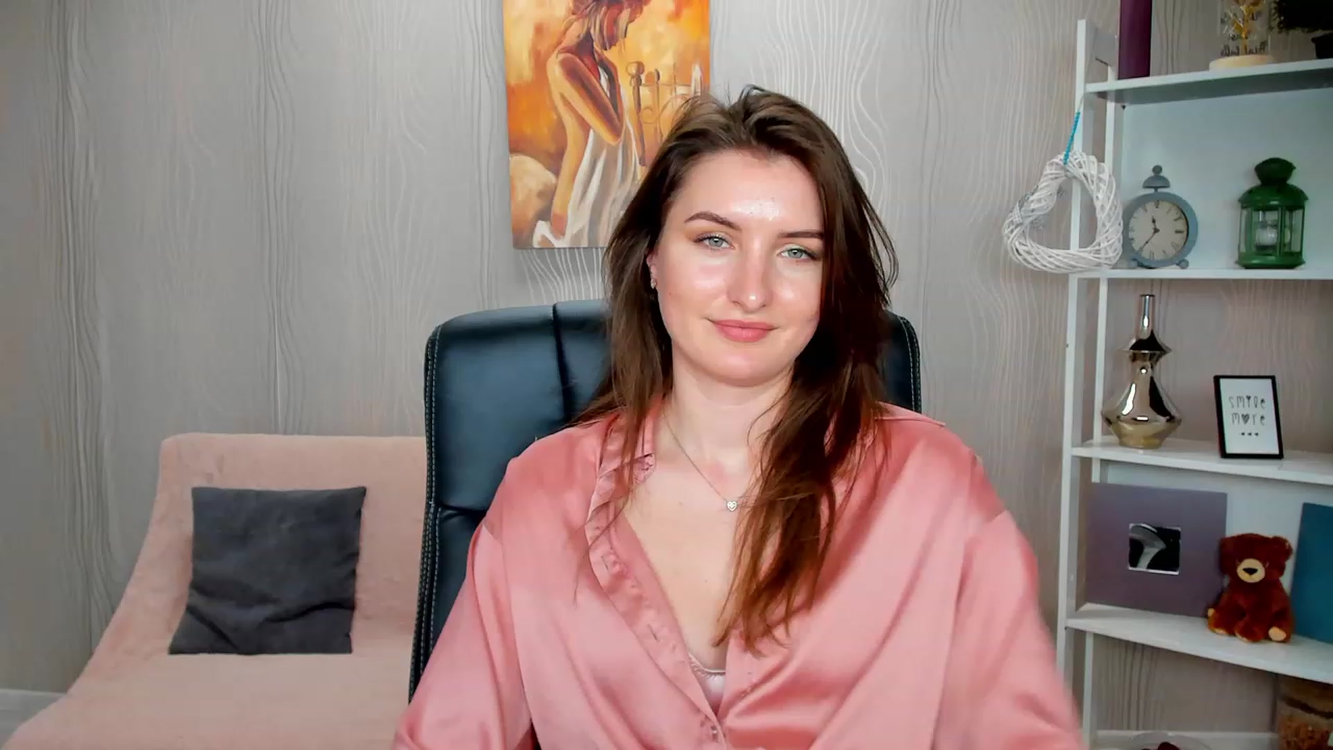 Gallery image thumbnail from EmilyRosier's myfreecams stream on, 02/06/2023, 15:55 image 2 of 20
