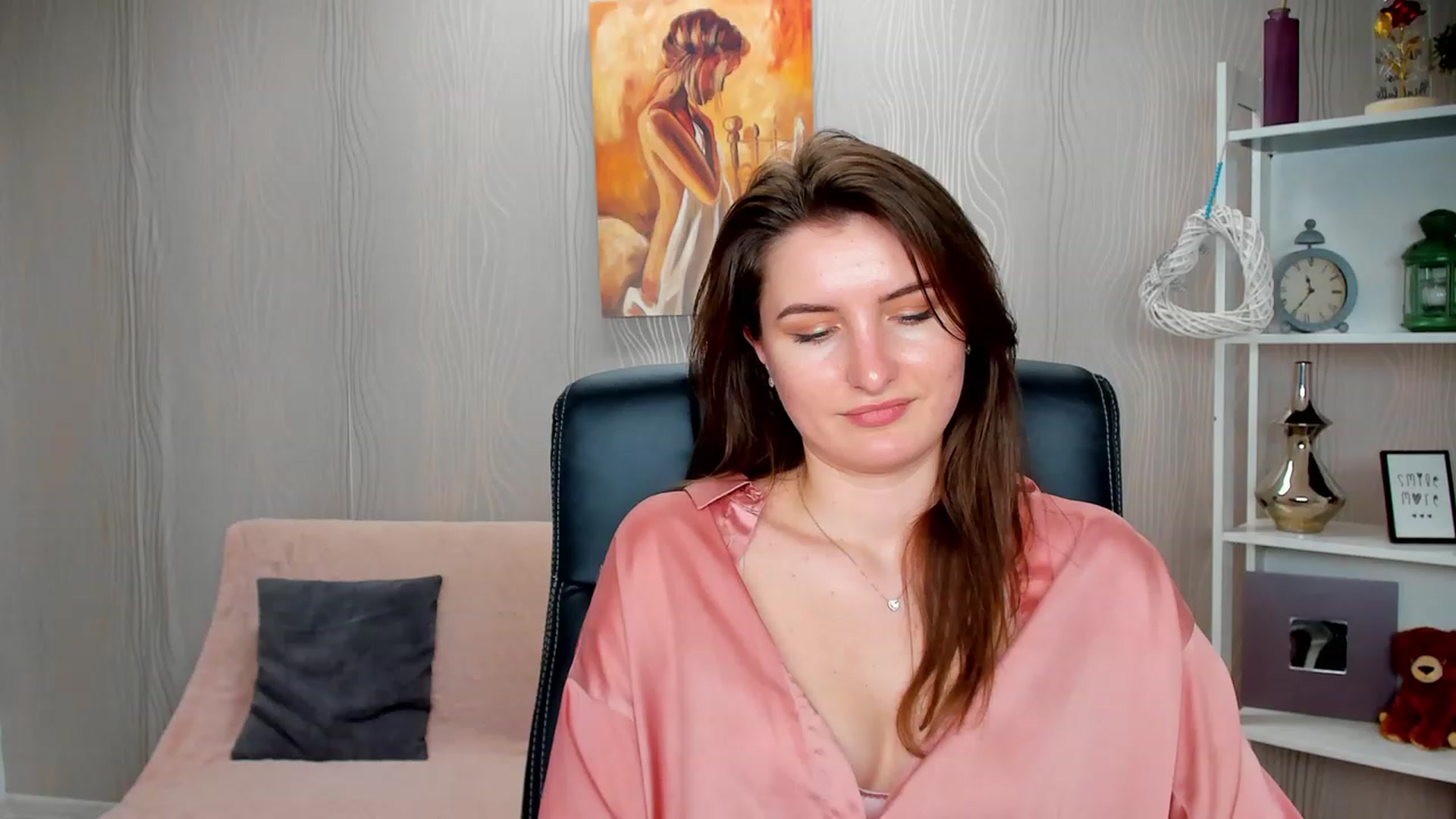Gallery image thumbnail from EmilyRosier's myfreecams stream on, 02/06/2023, 19:47 image 2 of 20