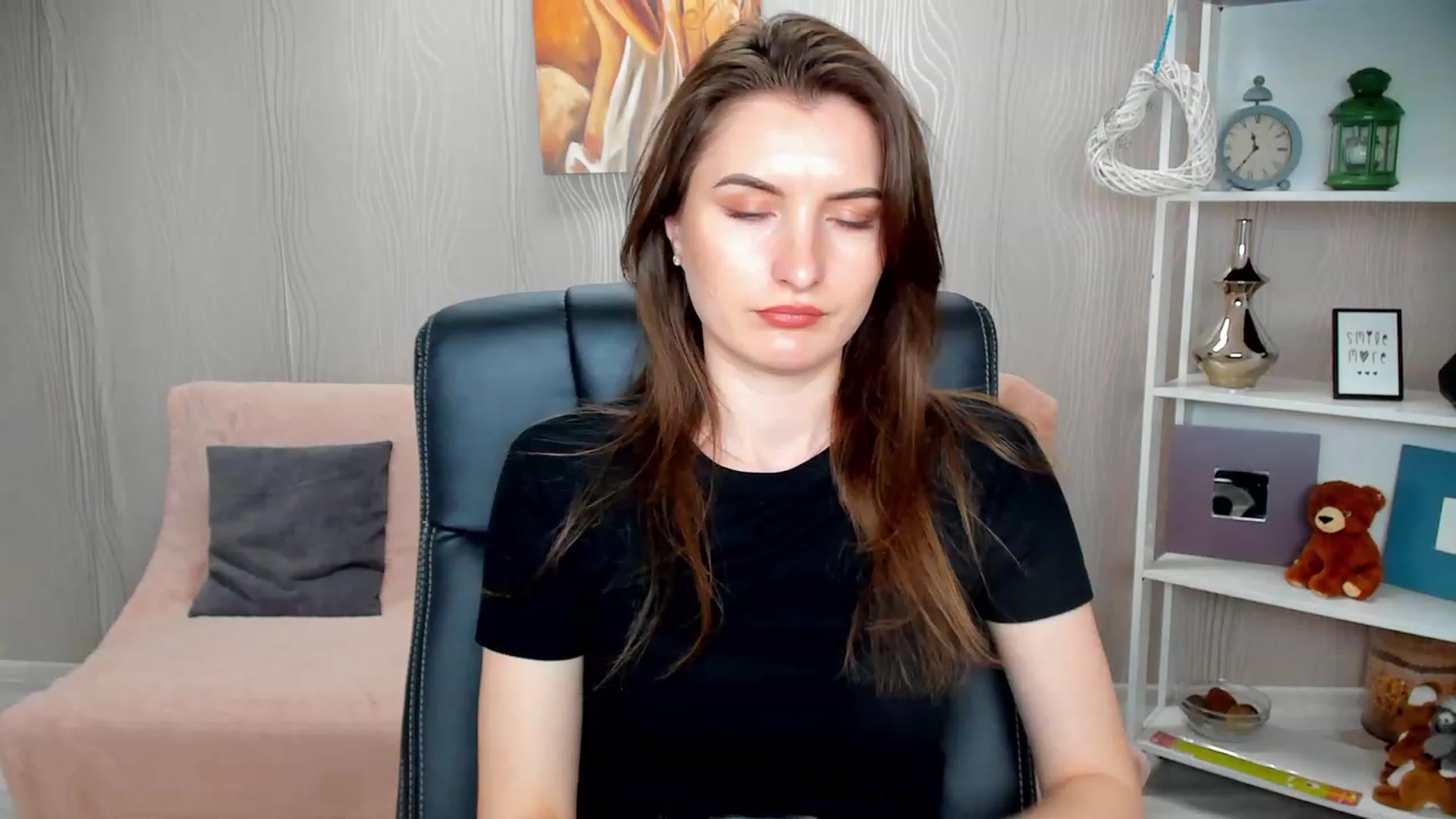 Gallery image thumbnail from EmilyRosier's myfreecams stream on, 02/09/2023, 15:33 image 4 of 20