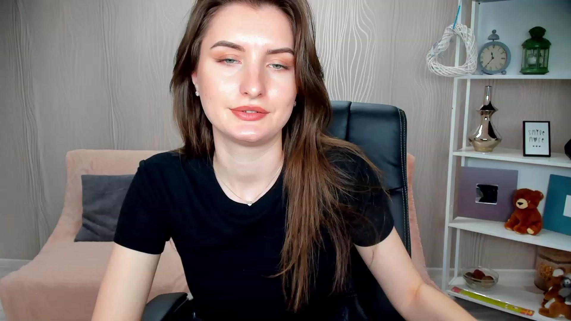 Gallery image thumbnail from EmilyRosier's myfreecams stream on, 02/09/2023, 15:33 image 8 of 20